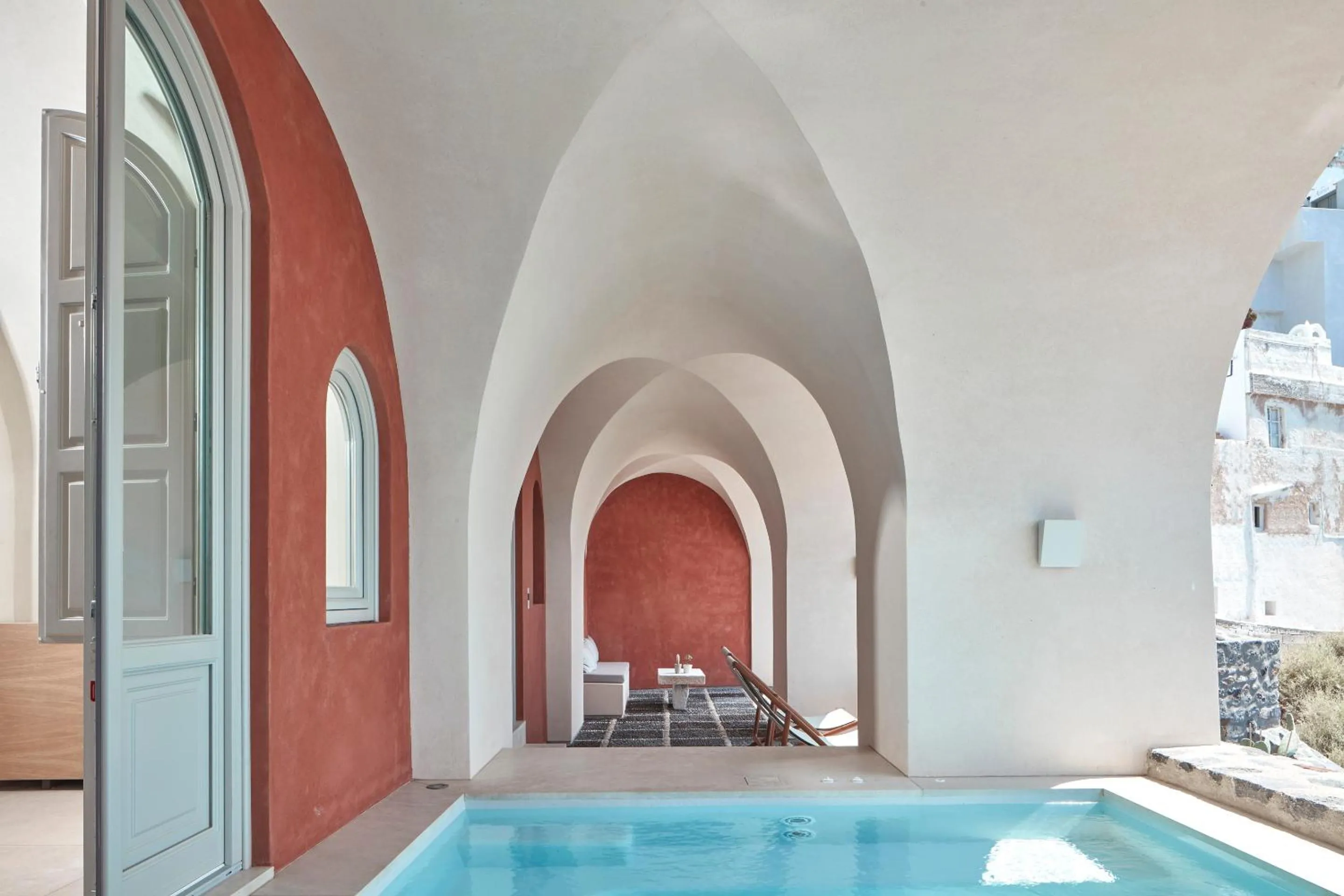 Pool view in Villa Bordeaux