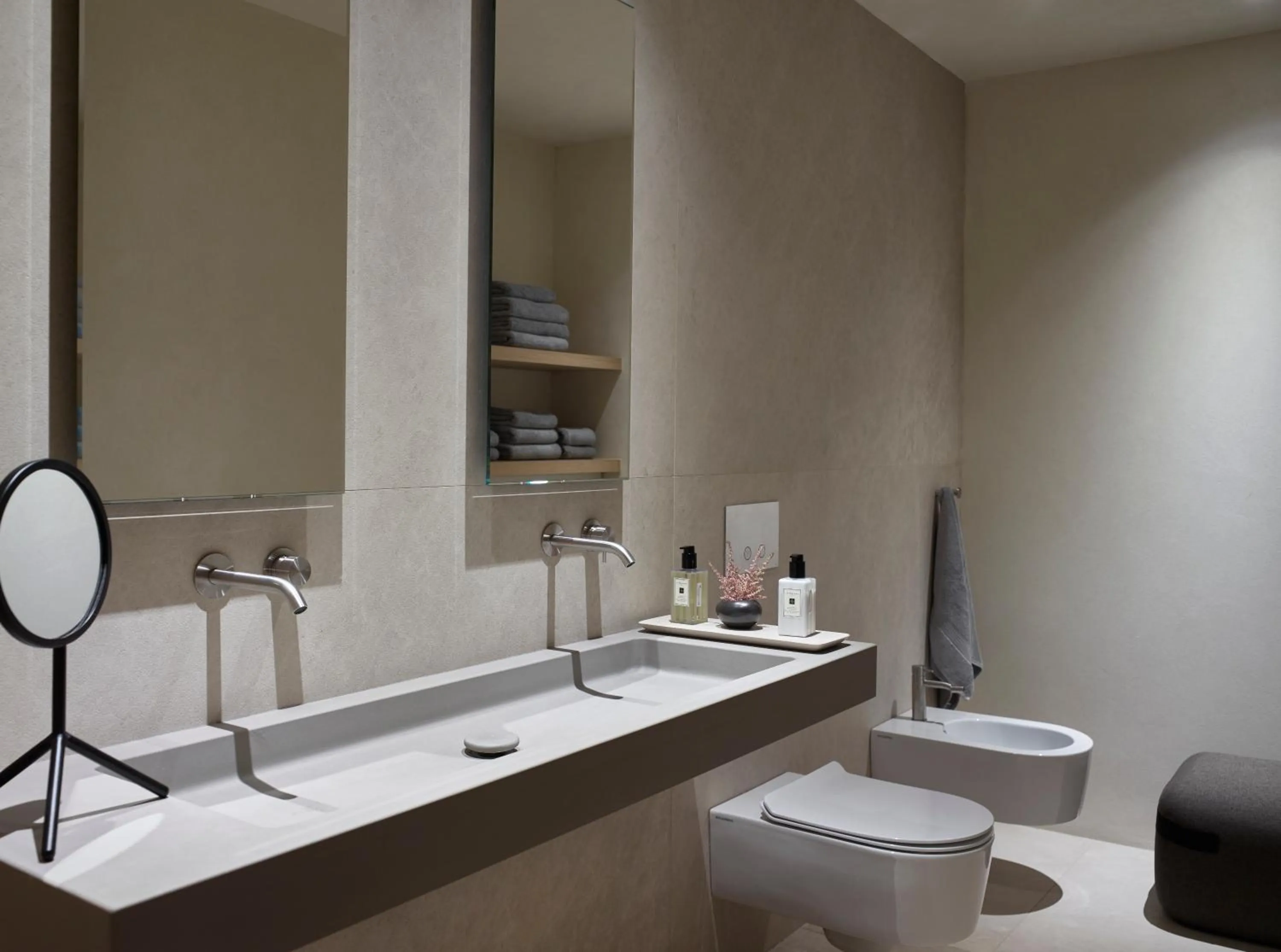 Toilet in Villa Bordeaux