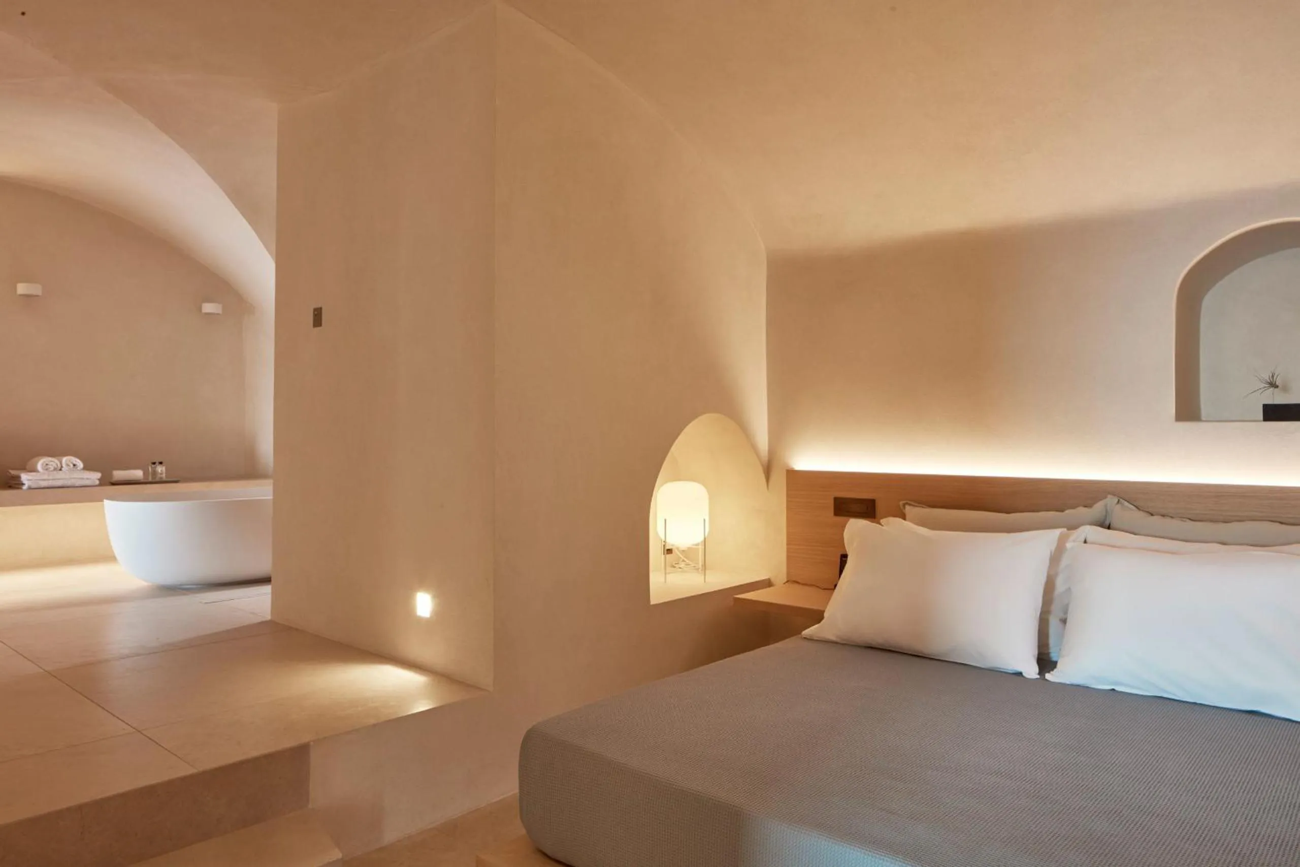 Bedroom, Bed in Villa Bordeaux