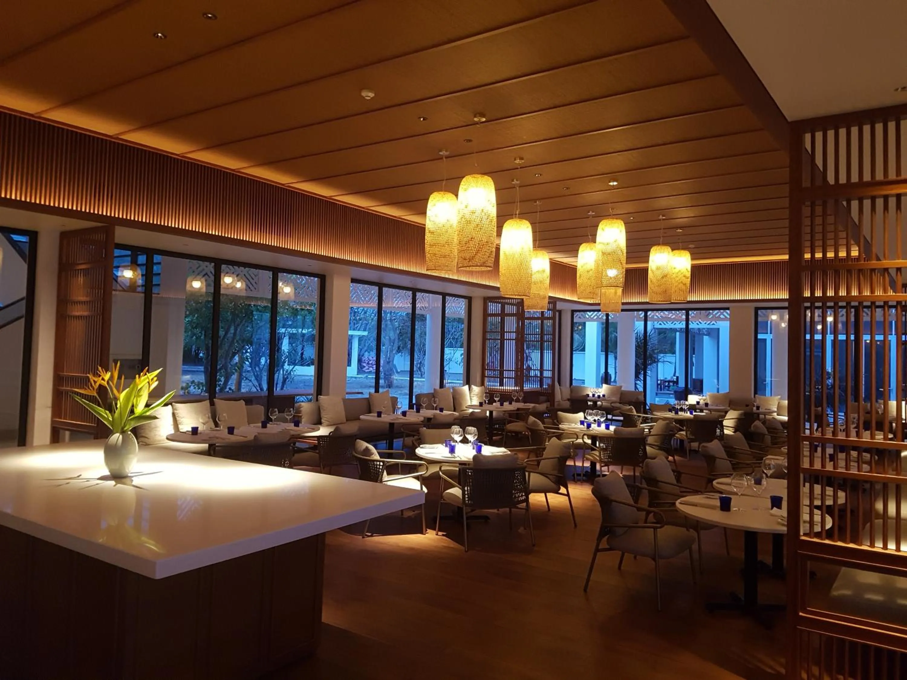 Restaurant/places to eat in Azerai Ke Ga Bay