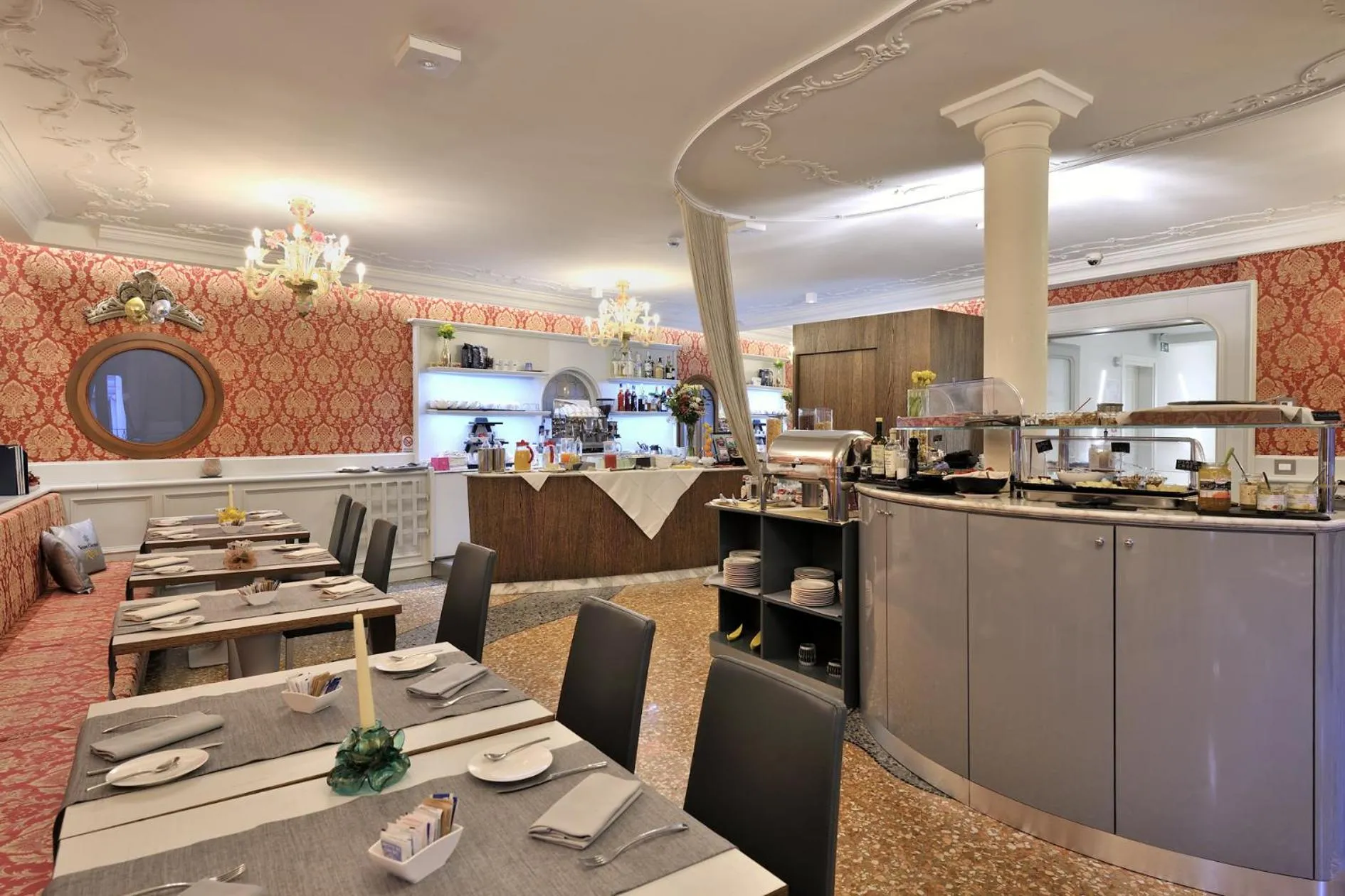 Breakfast in Al Theatro Palace