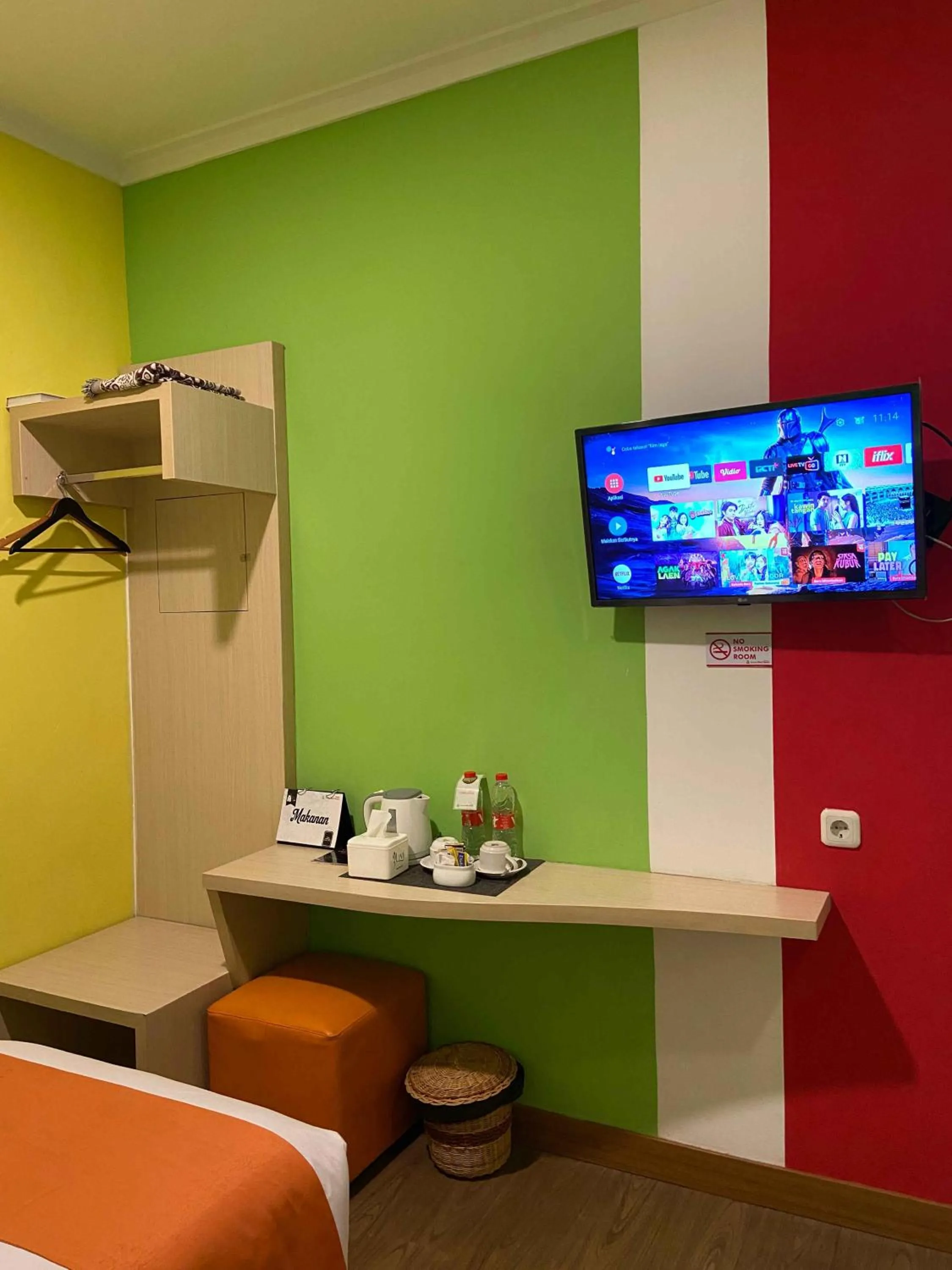 Bed in Green Red Hotel Syariah Jombang