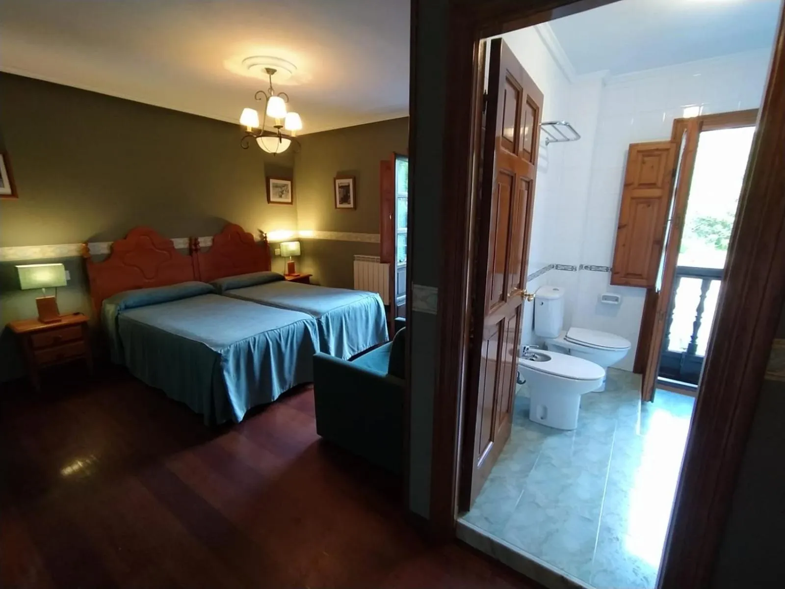 Bathroom, Bed in Villalen
