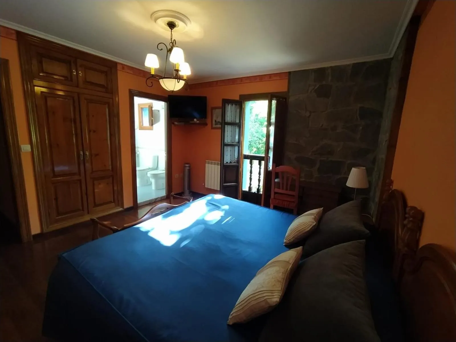 Photo of the whole room, Bed in Villalen