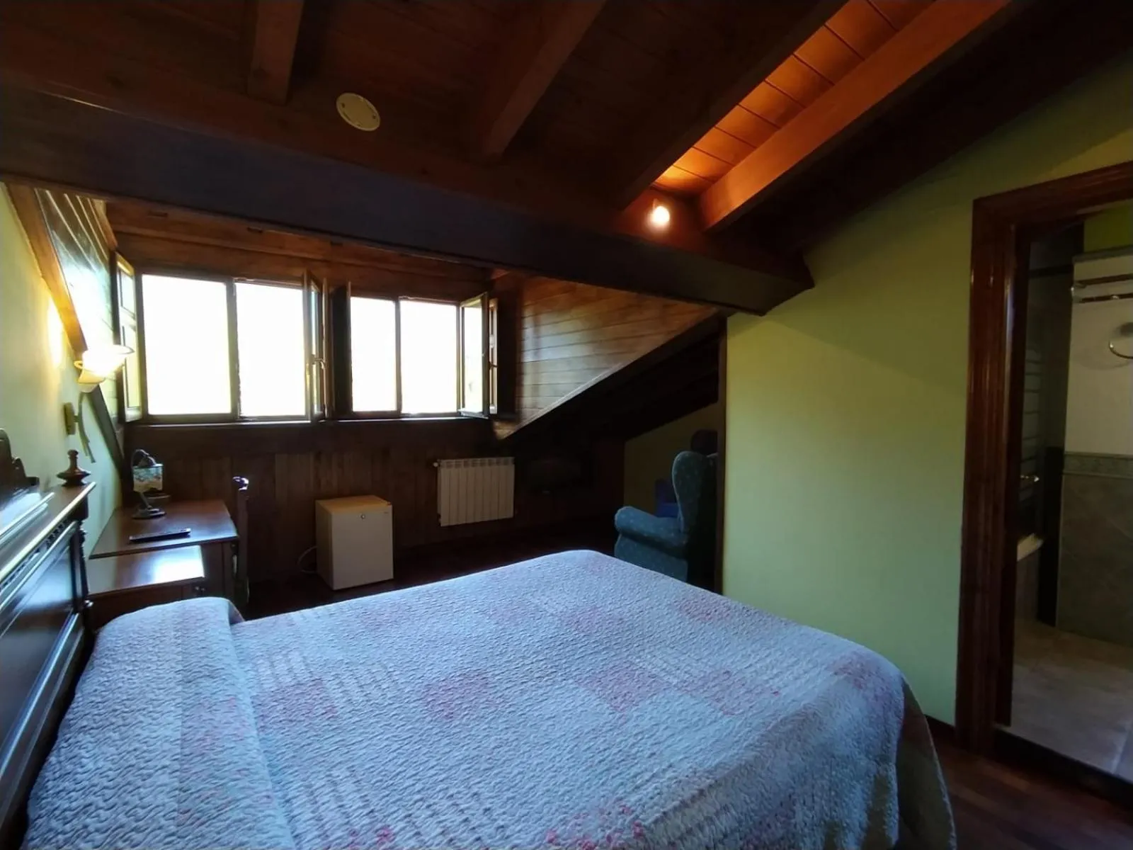 Photo of the whole room, Bed in Villalen