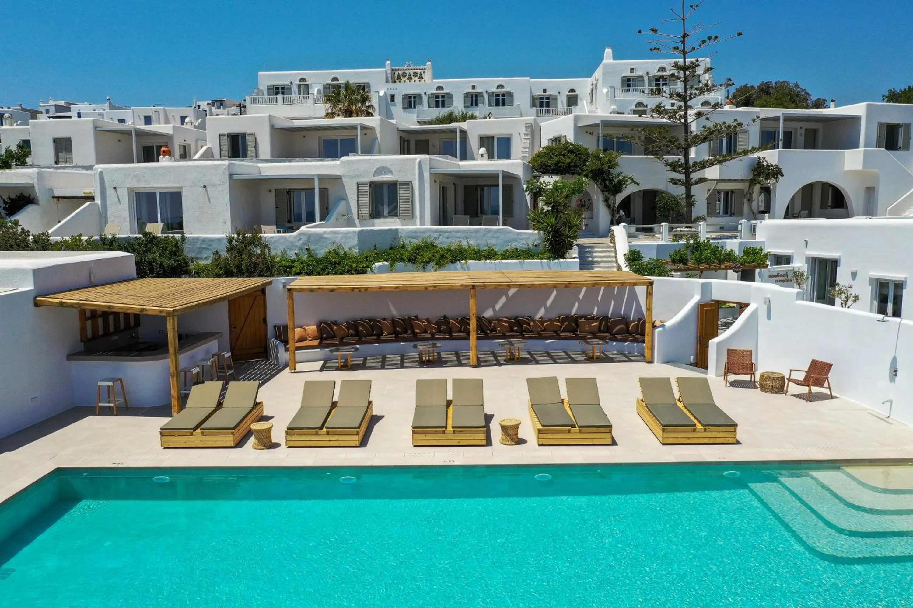 Swimming pool in Cavos