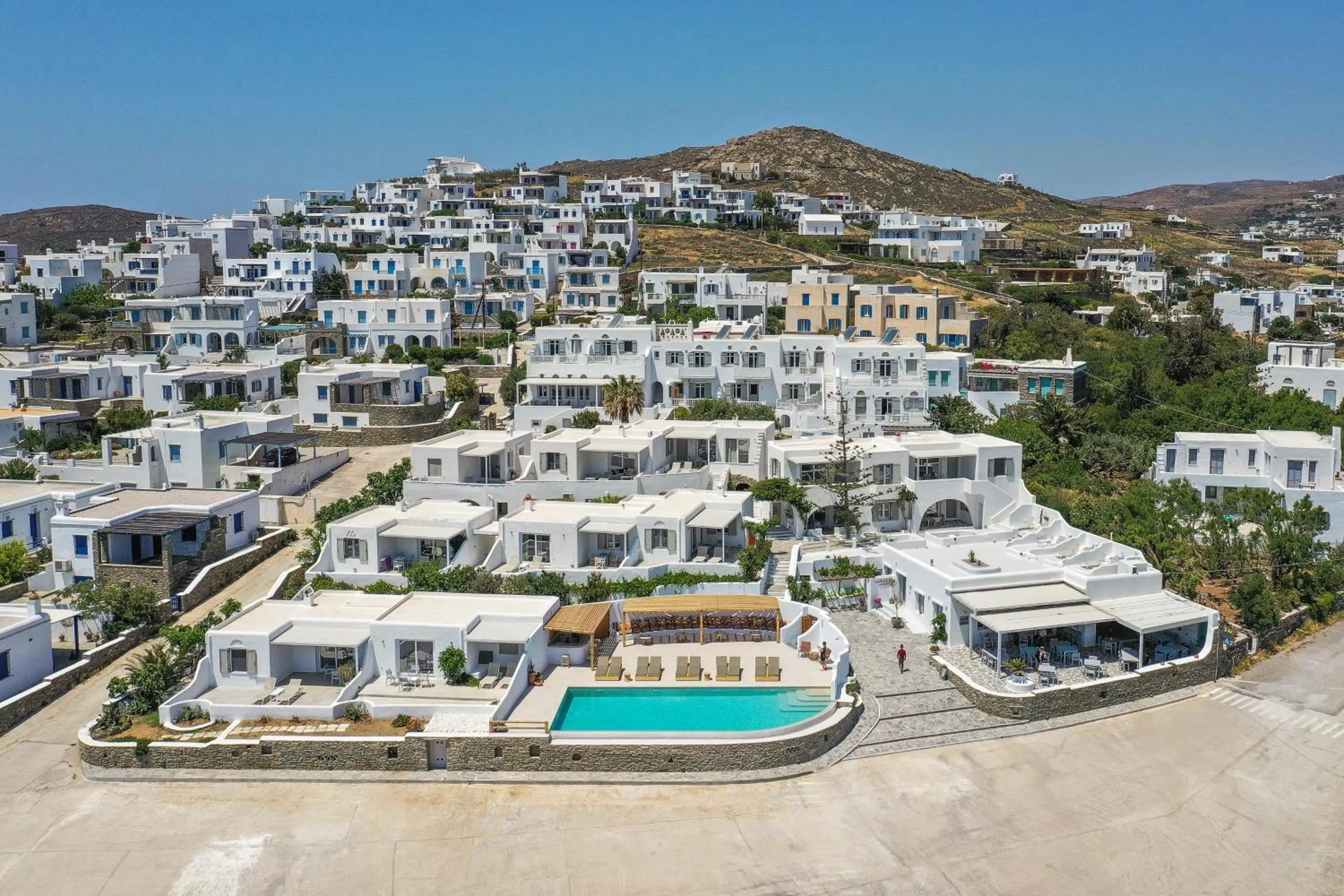 Property building in Cavos