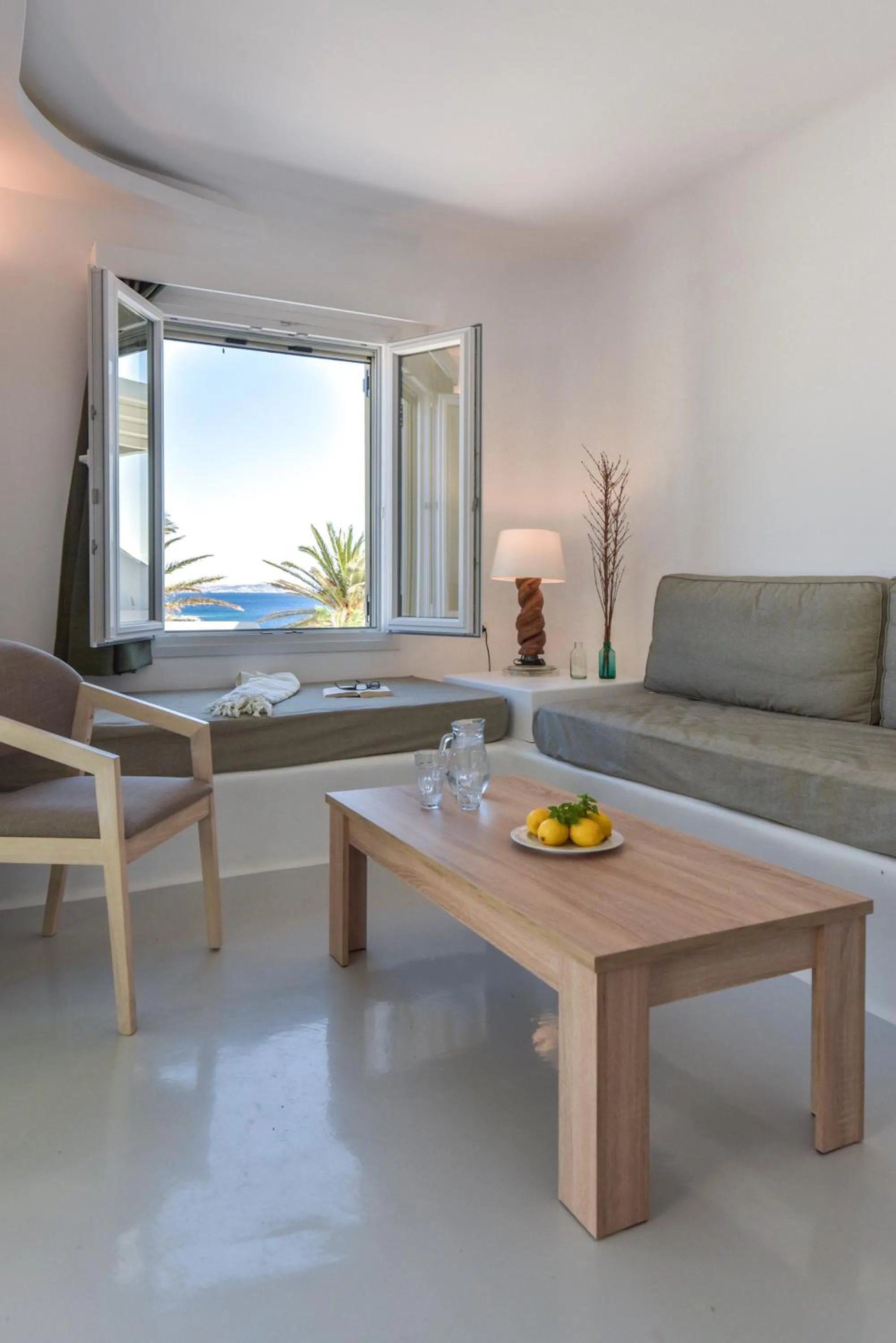 Photo of the whole room in Cavos