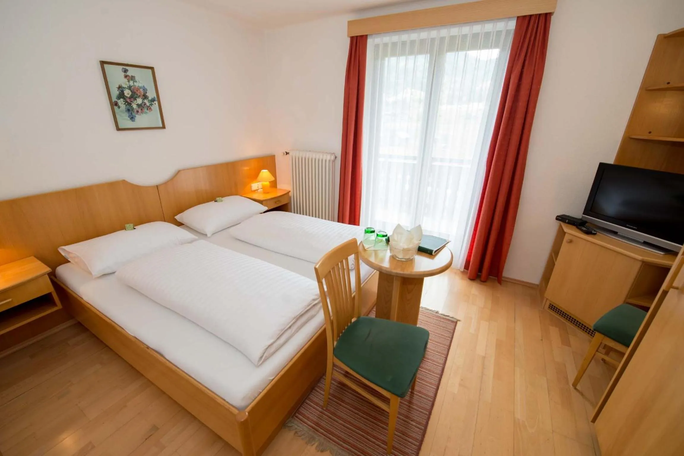 Bedroom, Bed in Hotel Lipeter & Bergheimat