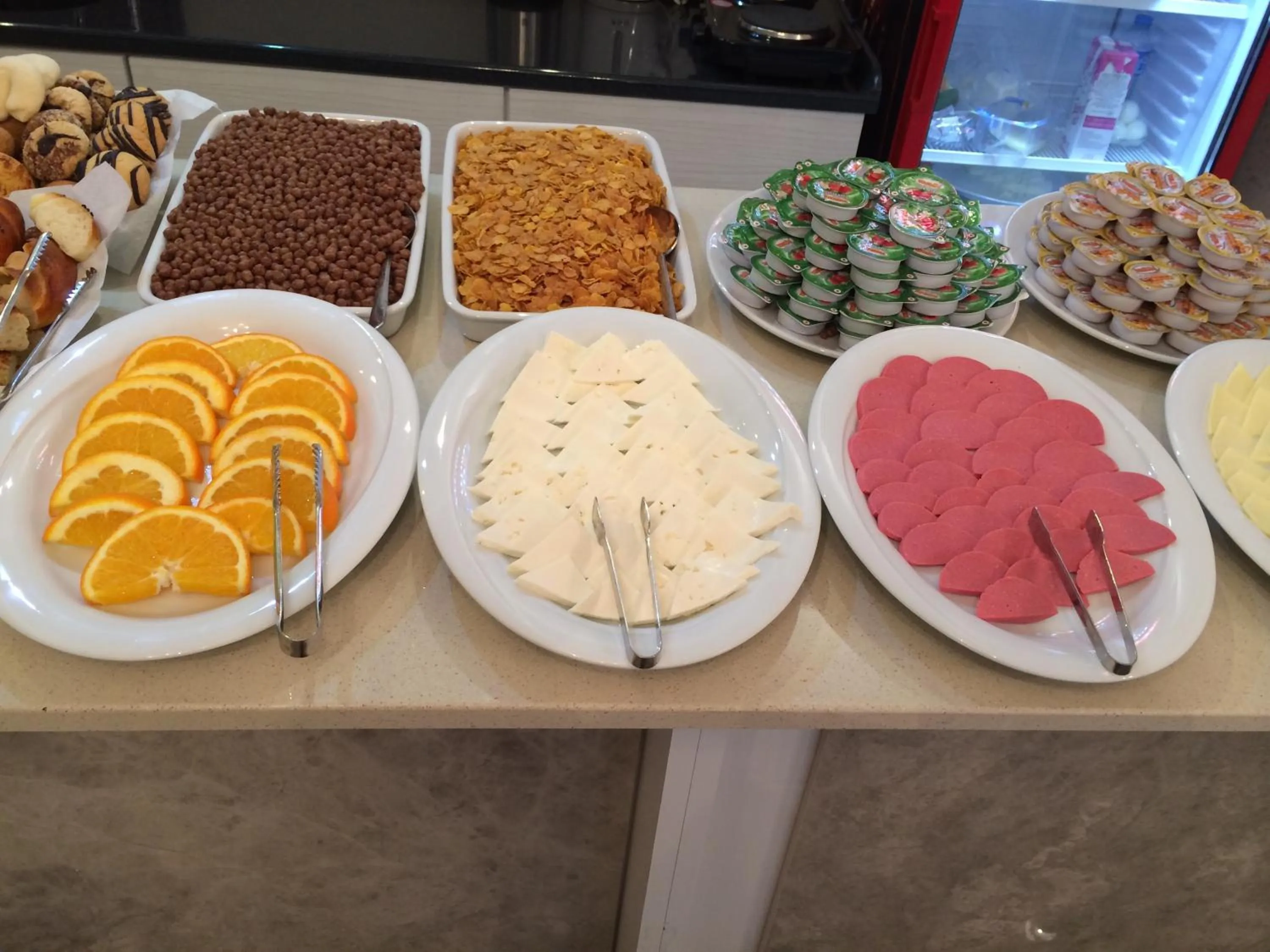 Restaurant/places to eat in Nova Roma Hotel