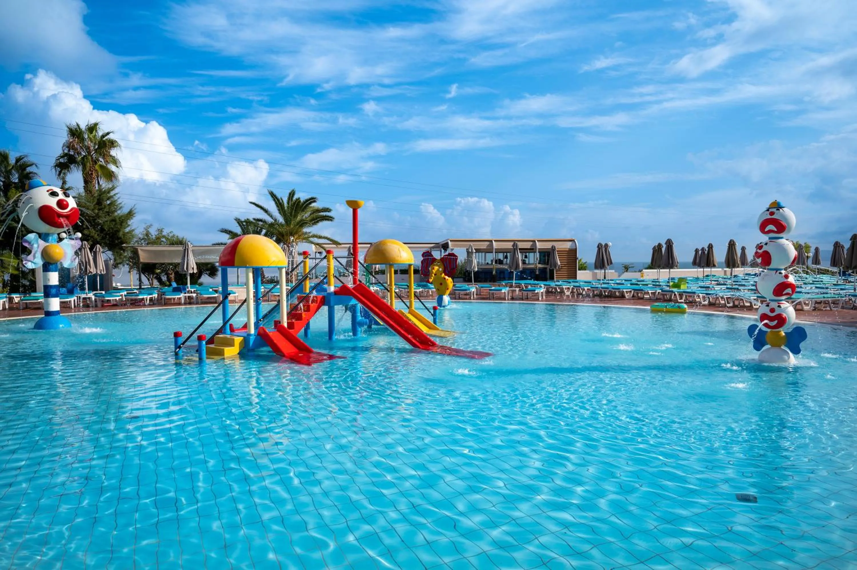 Swimming pool in Royal & Imperial Belvedere Resort