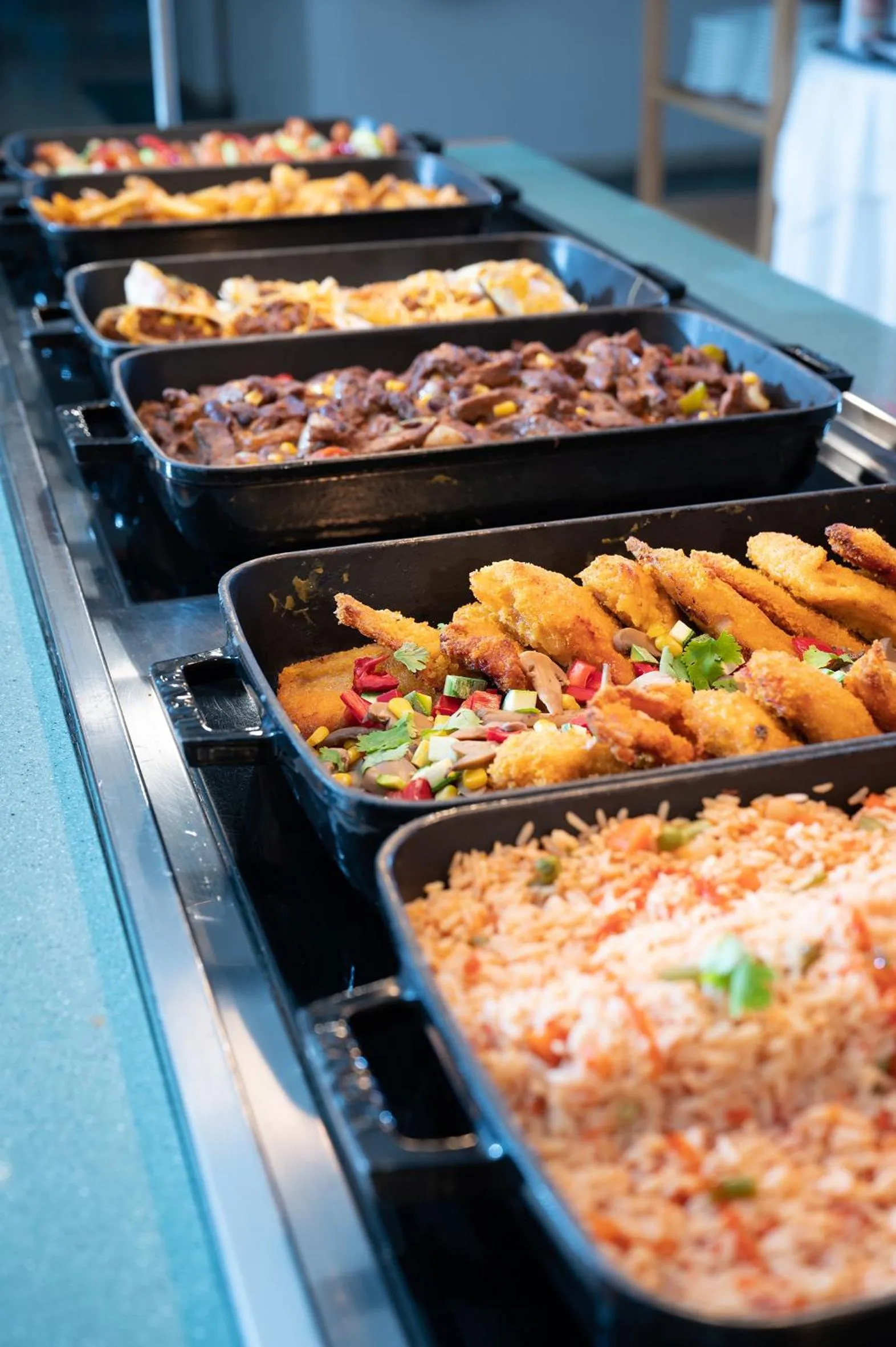 Restaurant/places to eat in Royal & Imperial Belvedere Resort