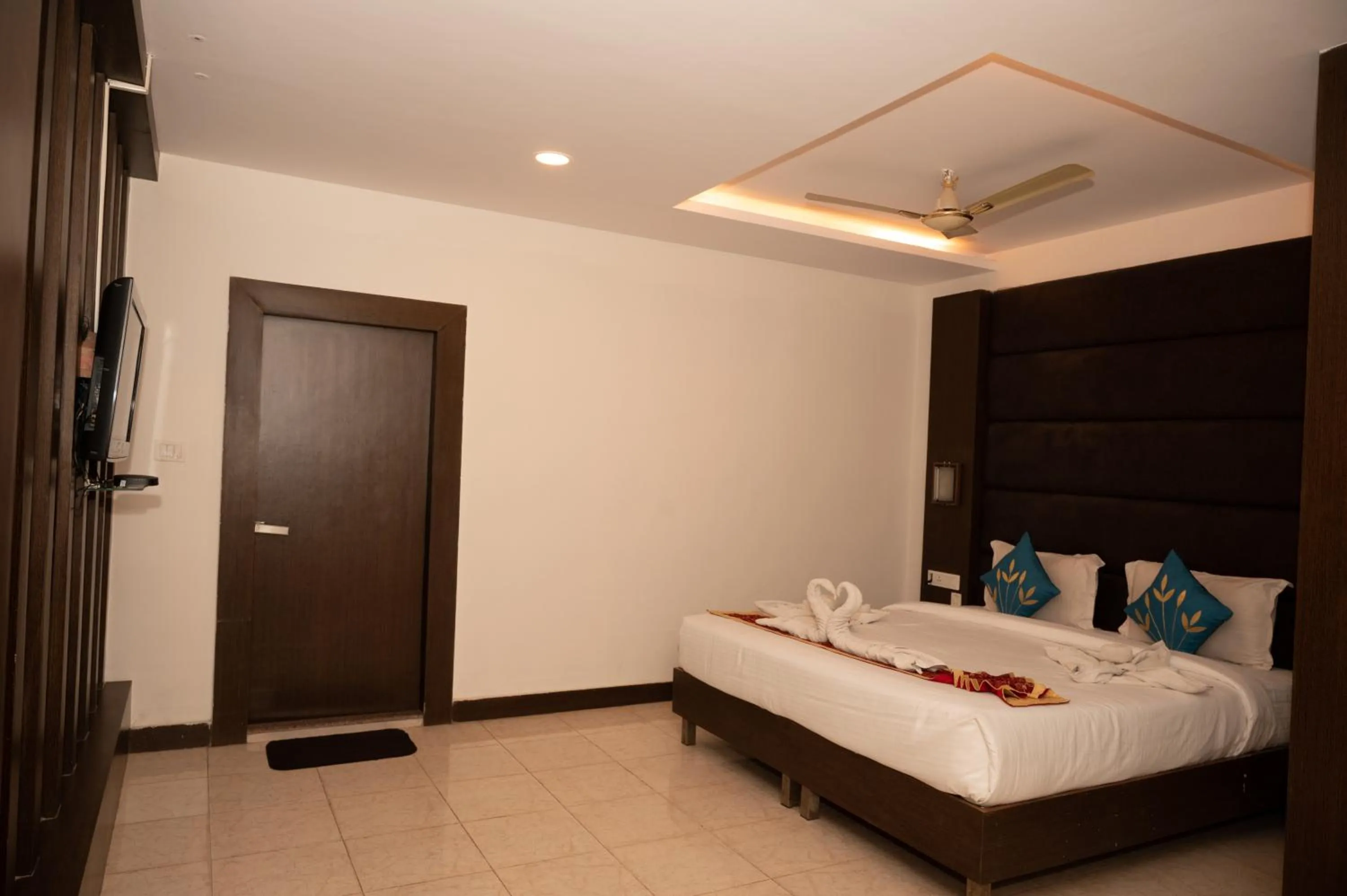 Bedroom, Bed in The Himalaya Park