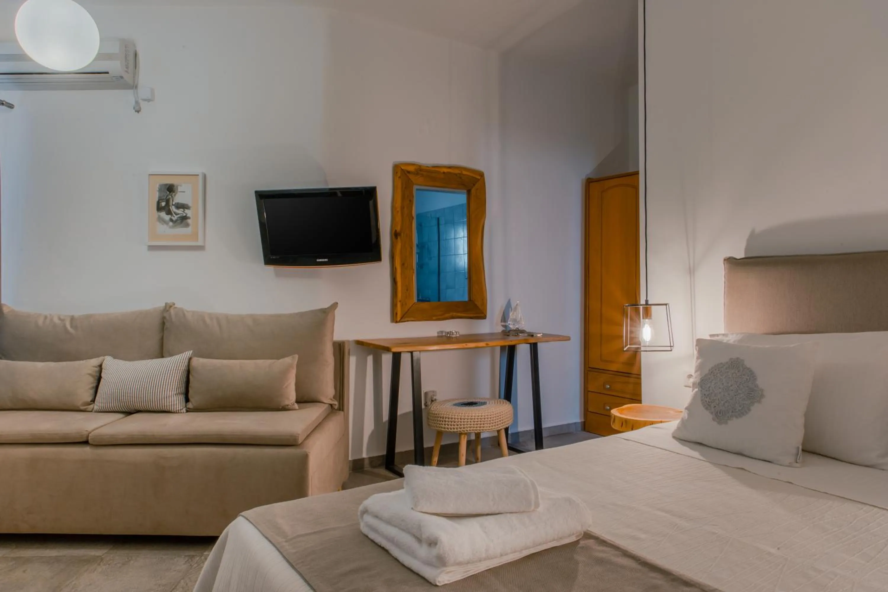 Bed in Alkyoni Studios