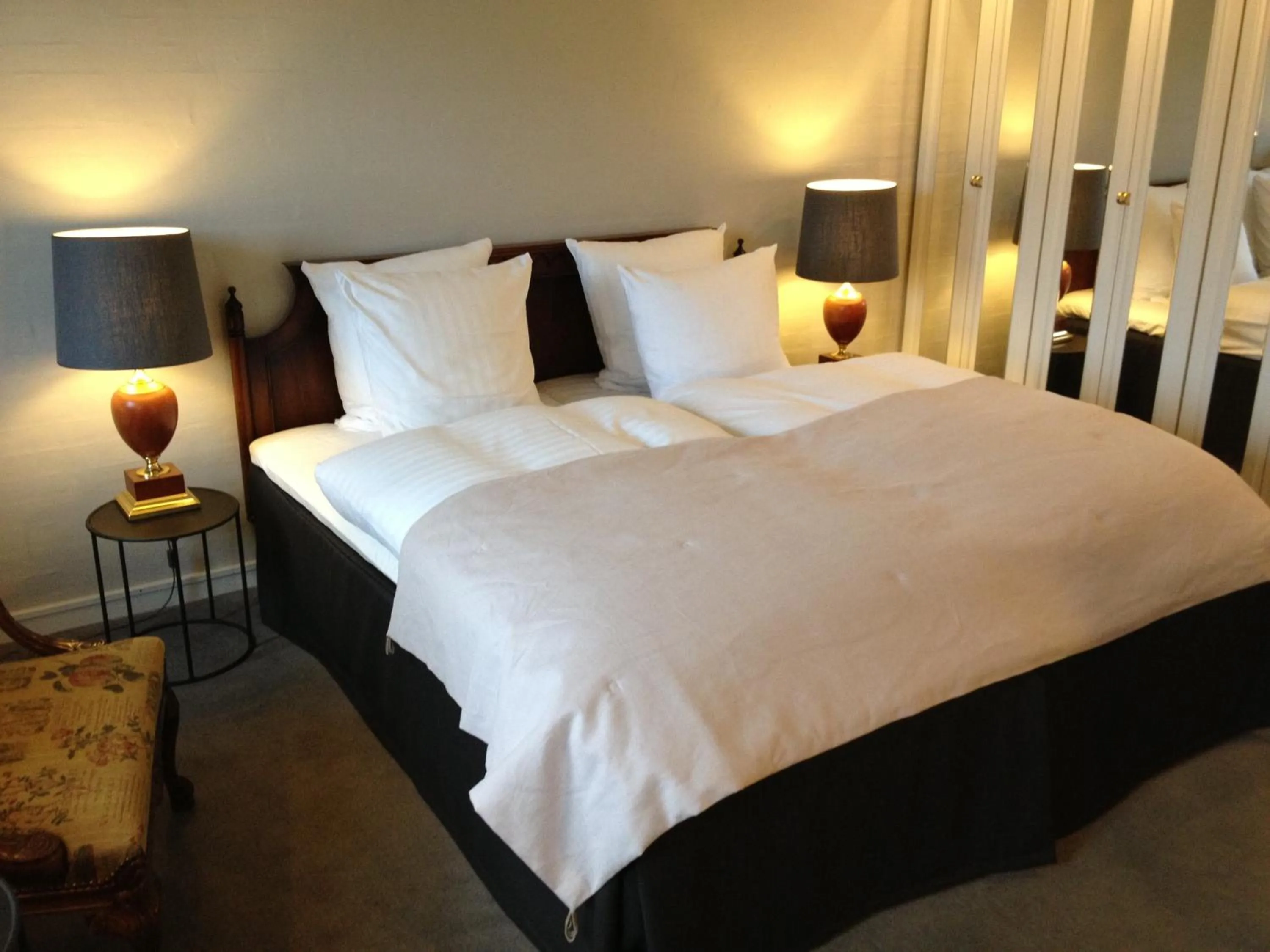 Photo of the whole room, Bed in Munkebo Kro & Hotel