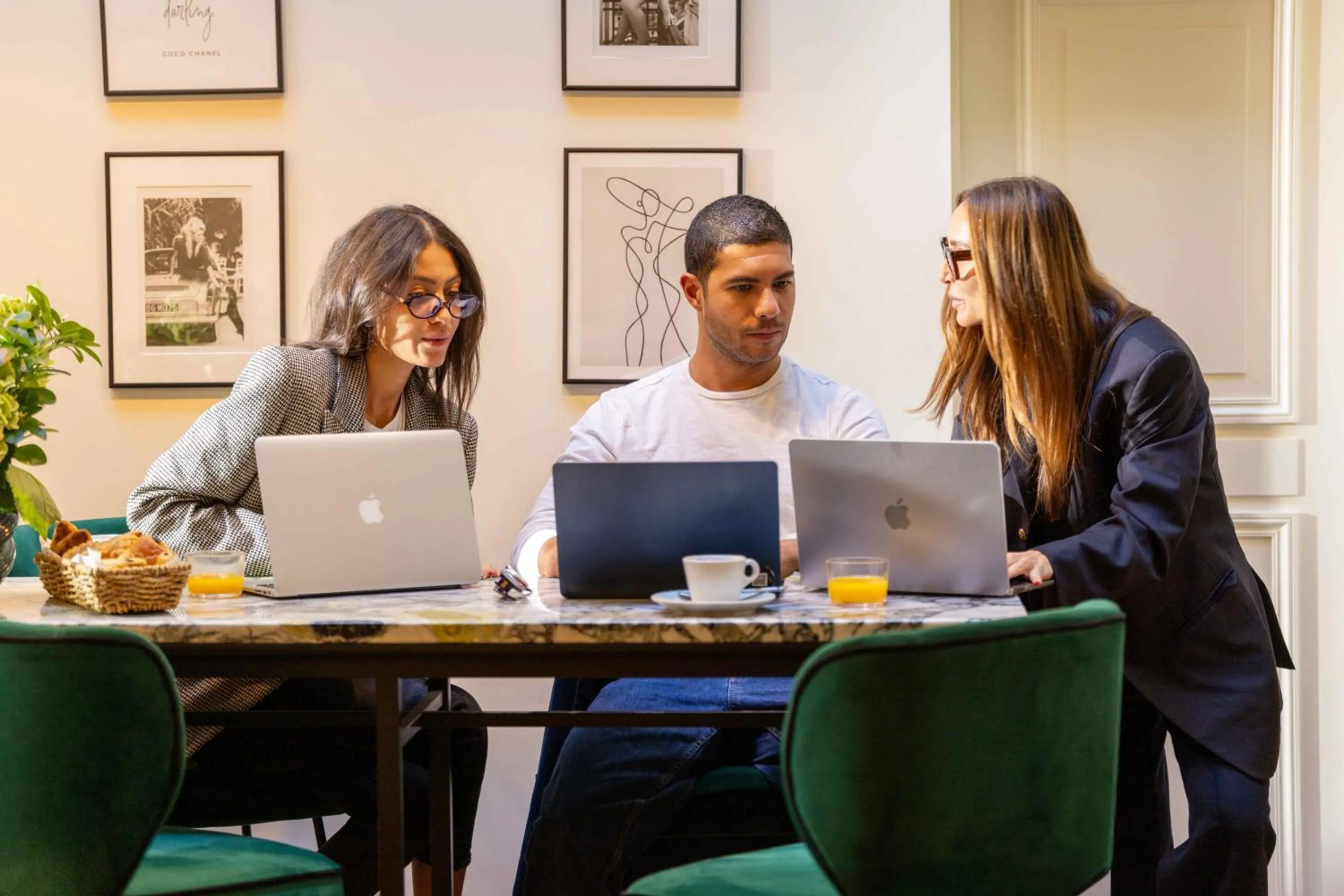 TV and multimedia in Hôtel Léna