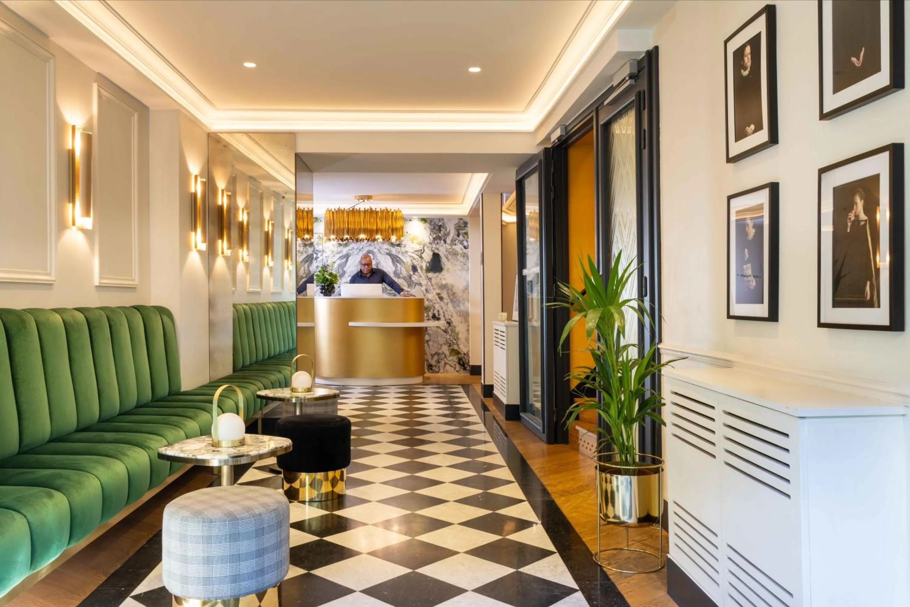 Lobby or reception in Hôtel Léna