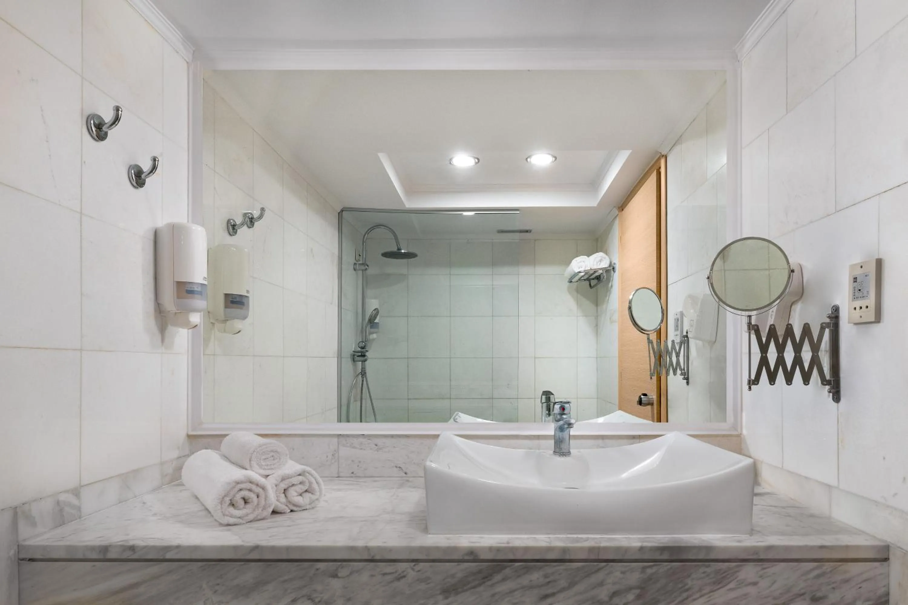 Bathroom in Kresten Palace Hotel