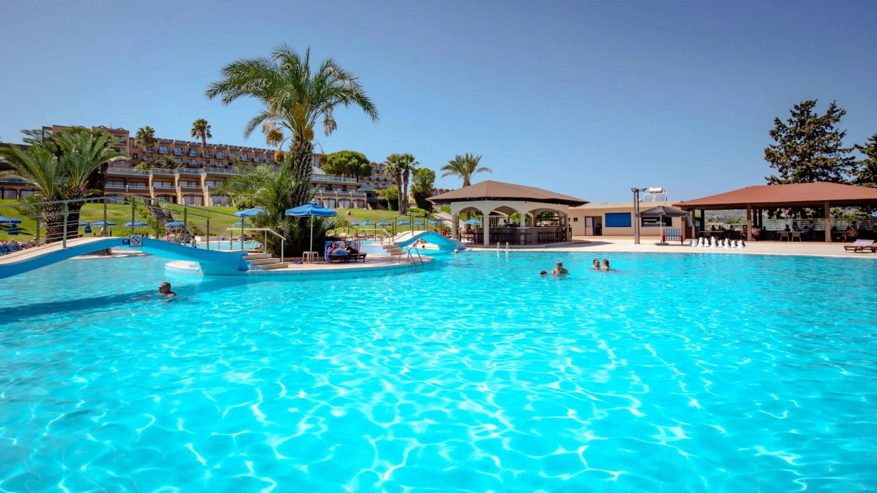 Restaurant/places to eat in Kresten Palace Hotel