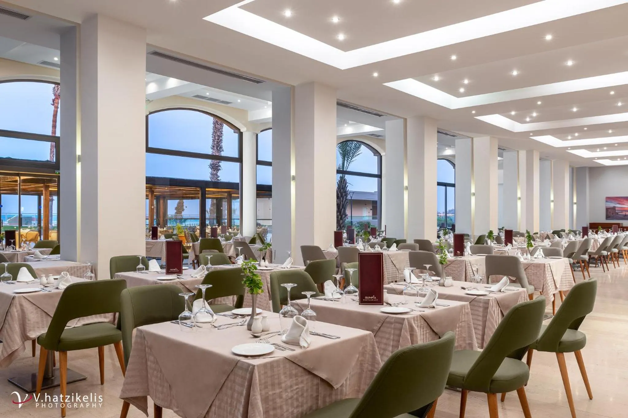 Restaurant/places to eat in Kresten Palace Hotel