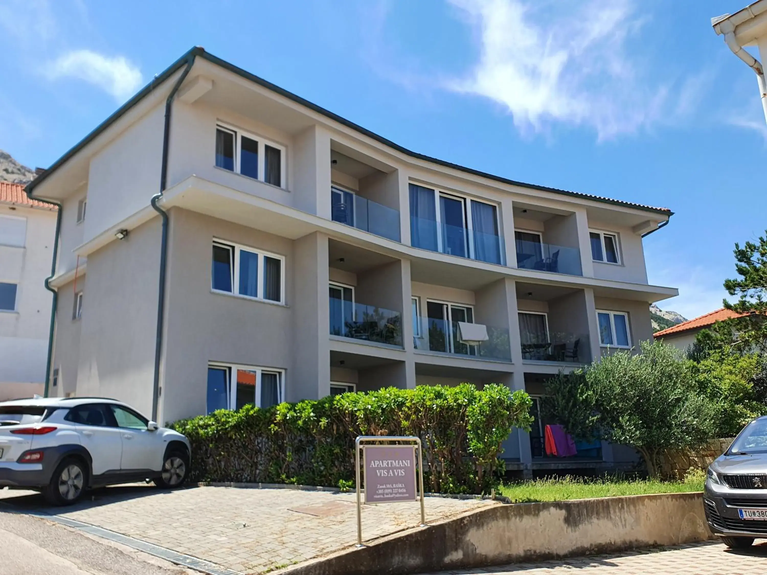Vis a Vis Apartments Vis a Vis Apartments