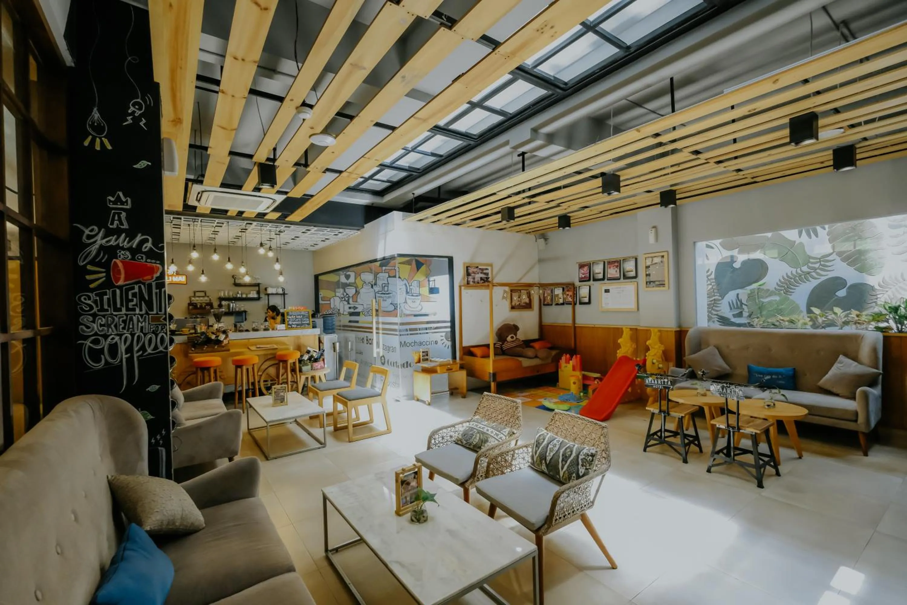 Restaurant/places to eat in Ayaartta Hotel Malioboro