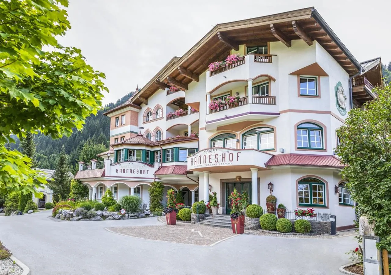 Property building in Familien- und Wellnesshotel Hanneshof