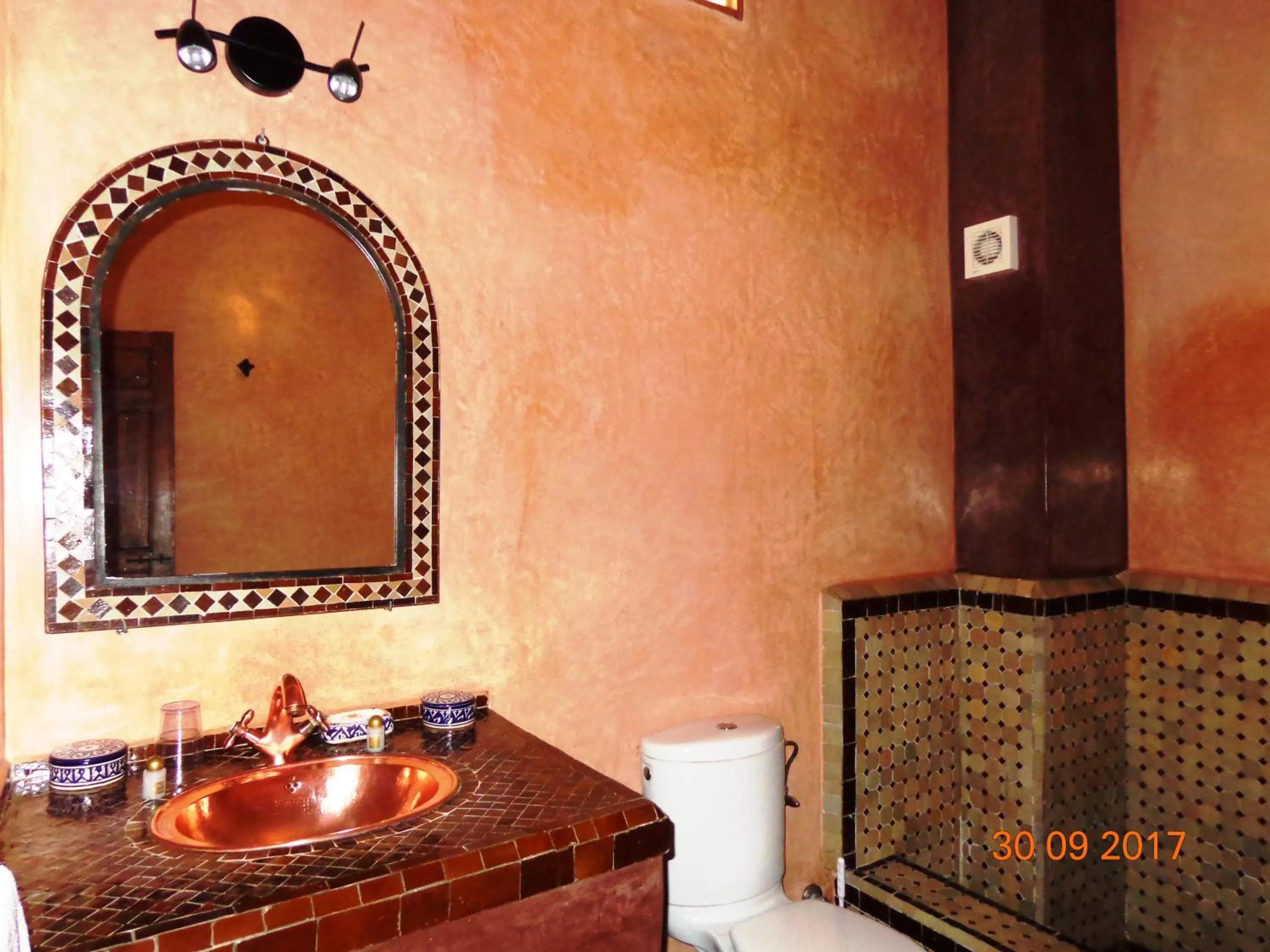 Toilet in Riad Ahlam