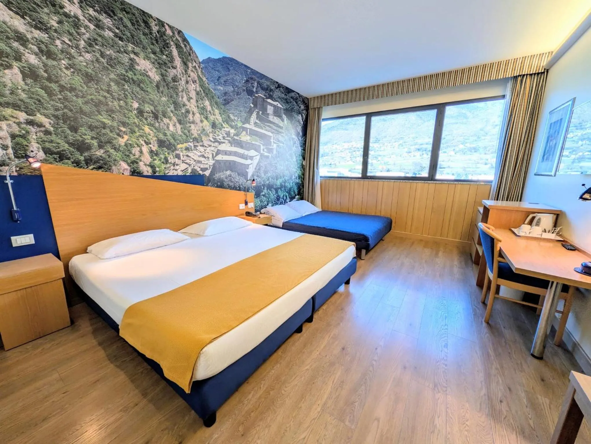 Bed in Hotel Express Aosta East