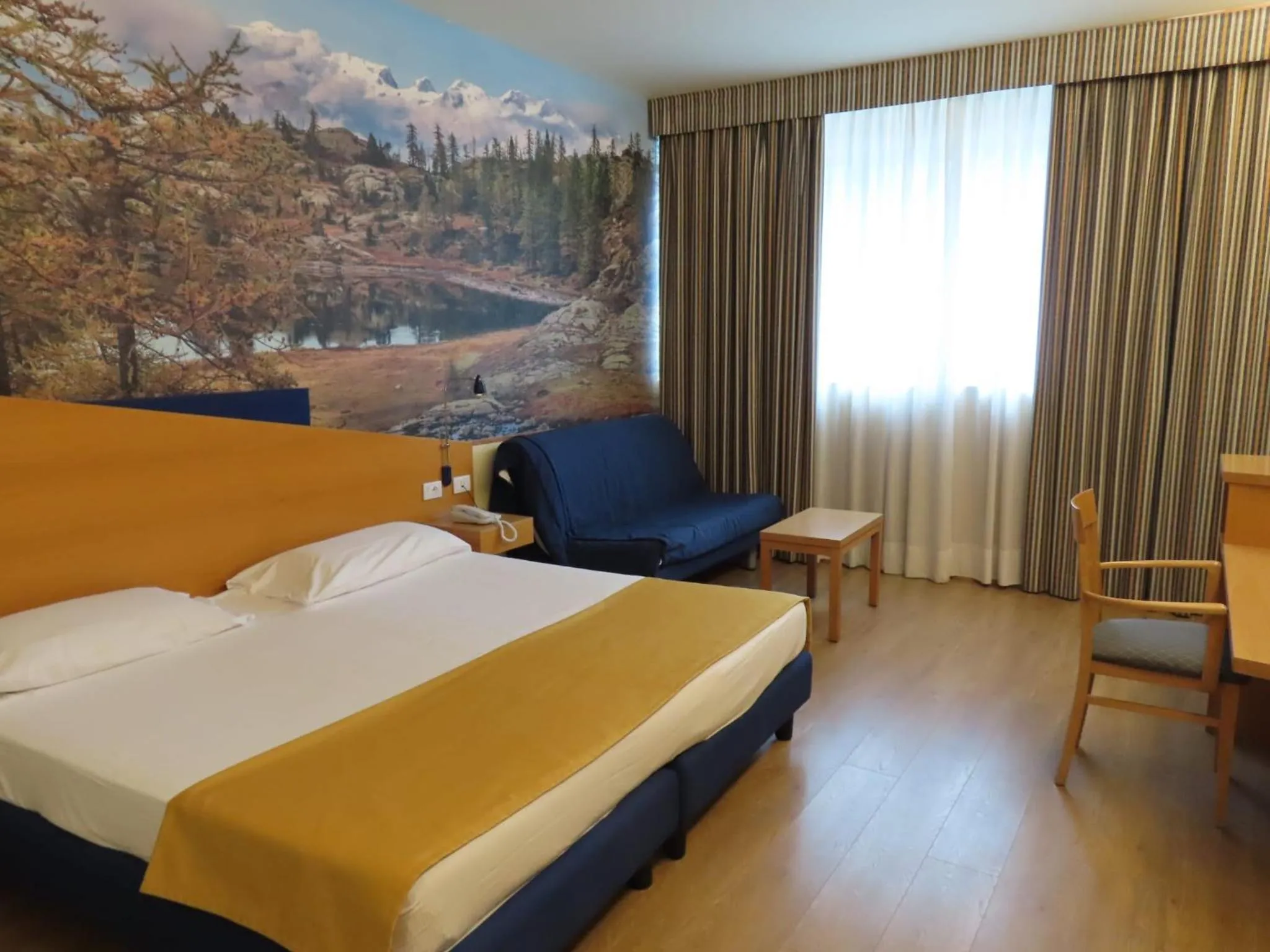 Photo of the whole room, Bed in Hotel Express Aosta East