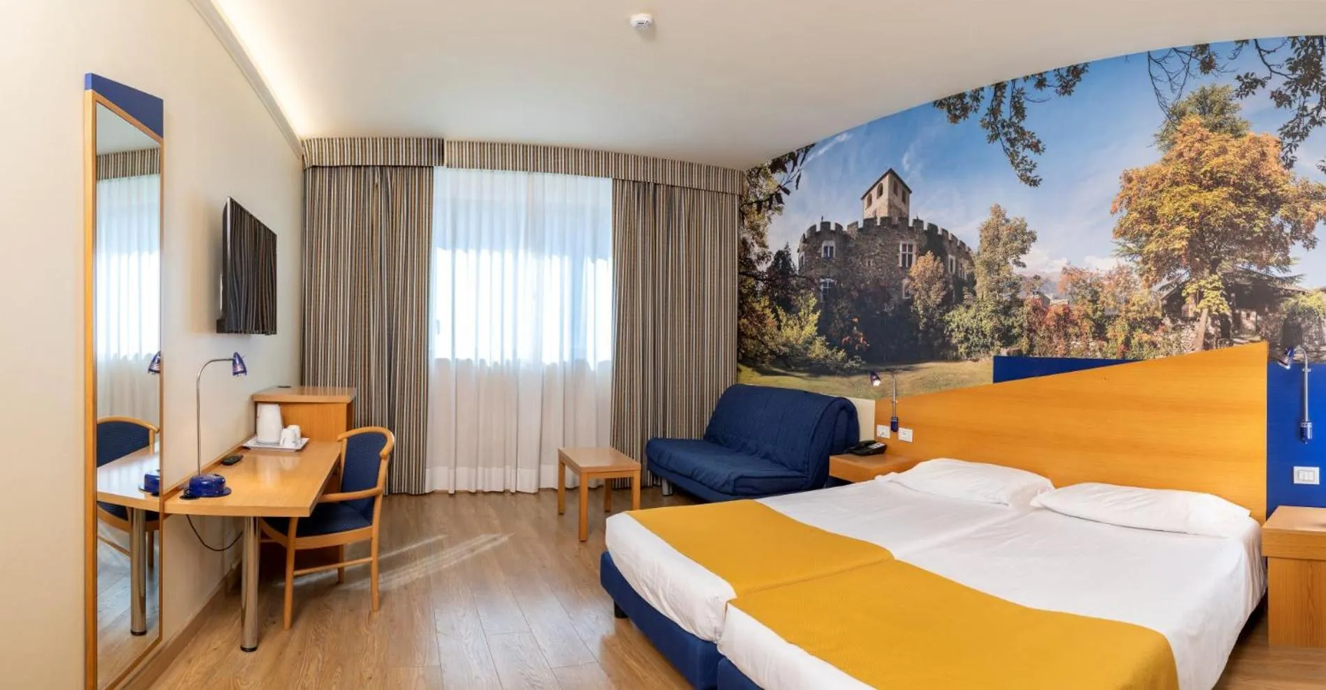 TV and multimedia, Bed in Hotel Express Aosta East