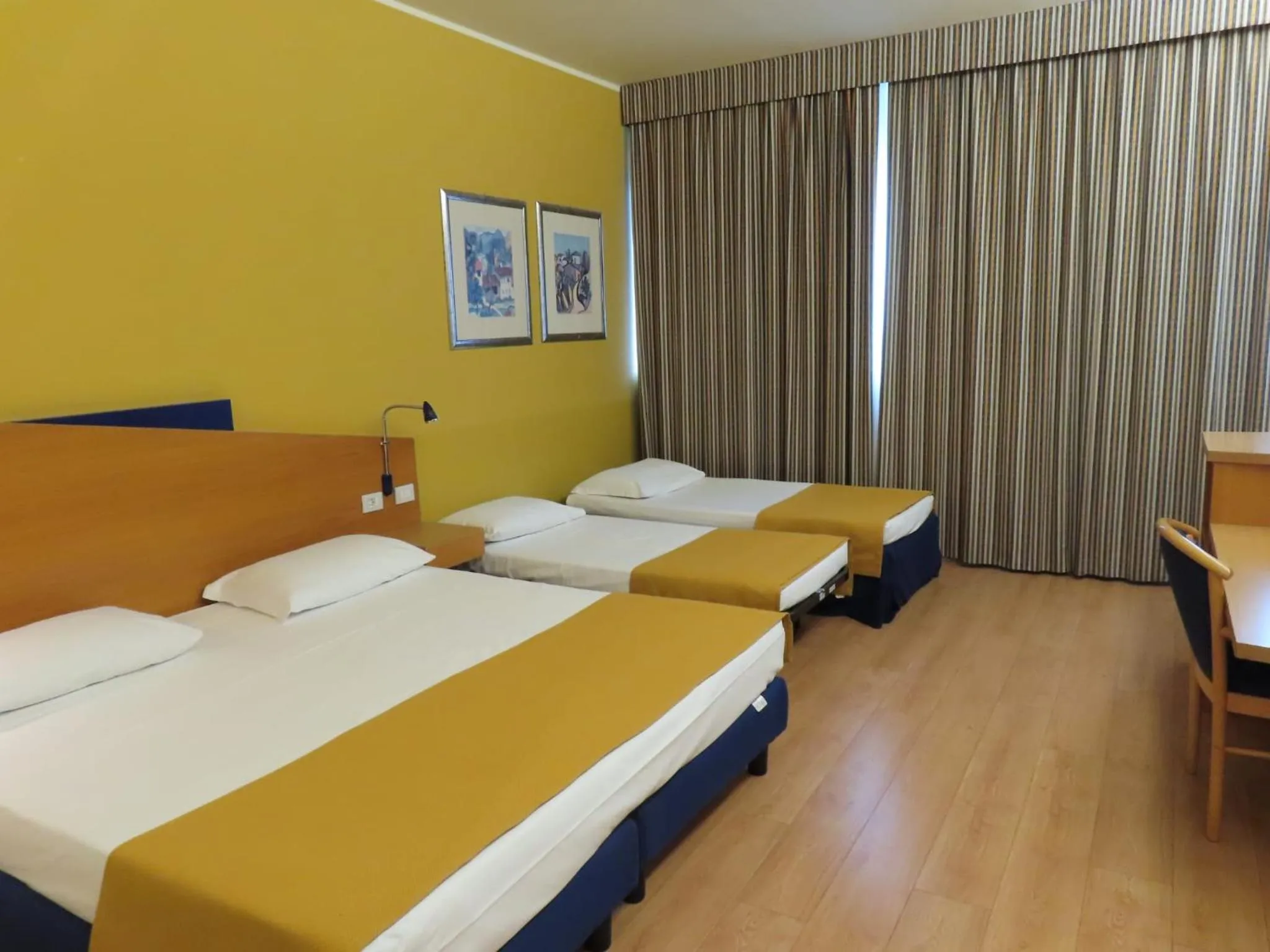 Bedroom, Bed in Hotel Express Aosta East