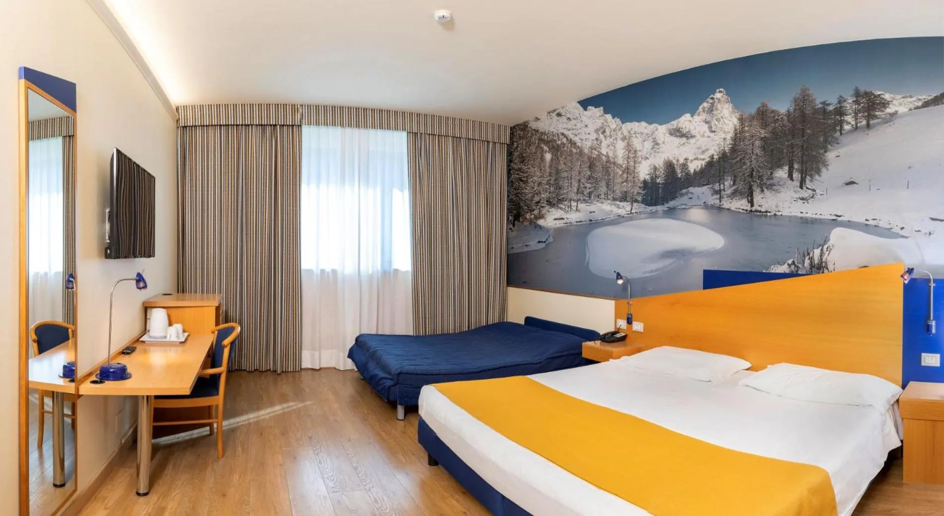 Bedroom, Bed in Hotel Express Aosta East