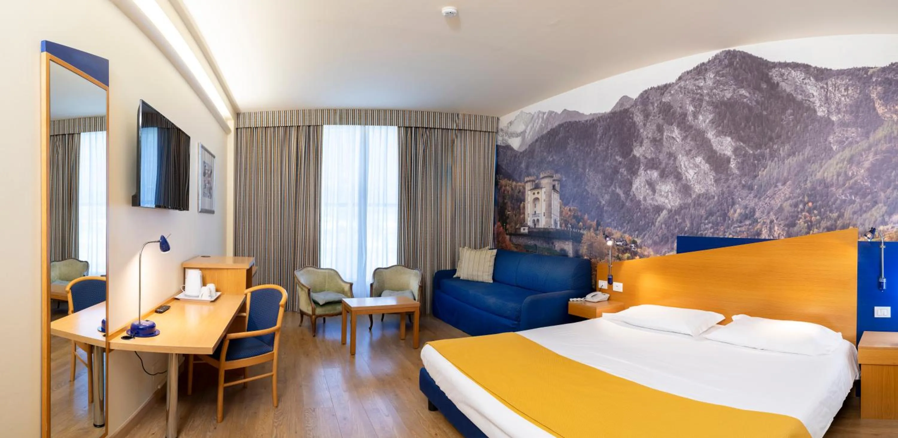 Photo of the whole room, Bed in Hotel Express Aosta East