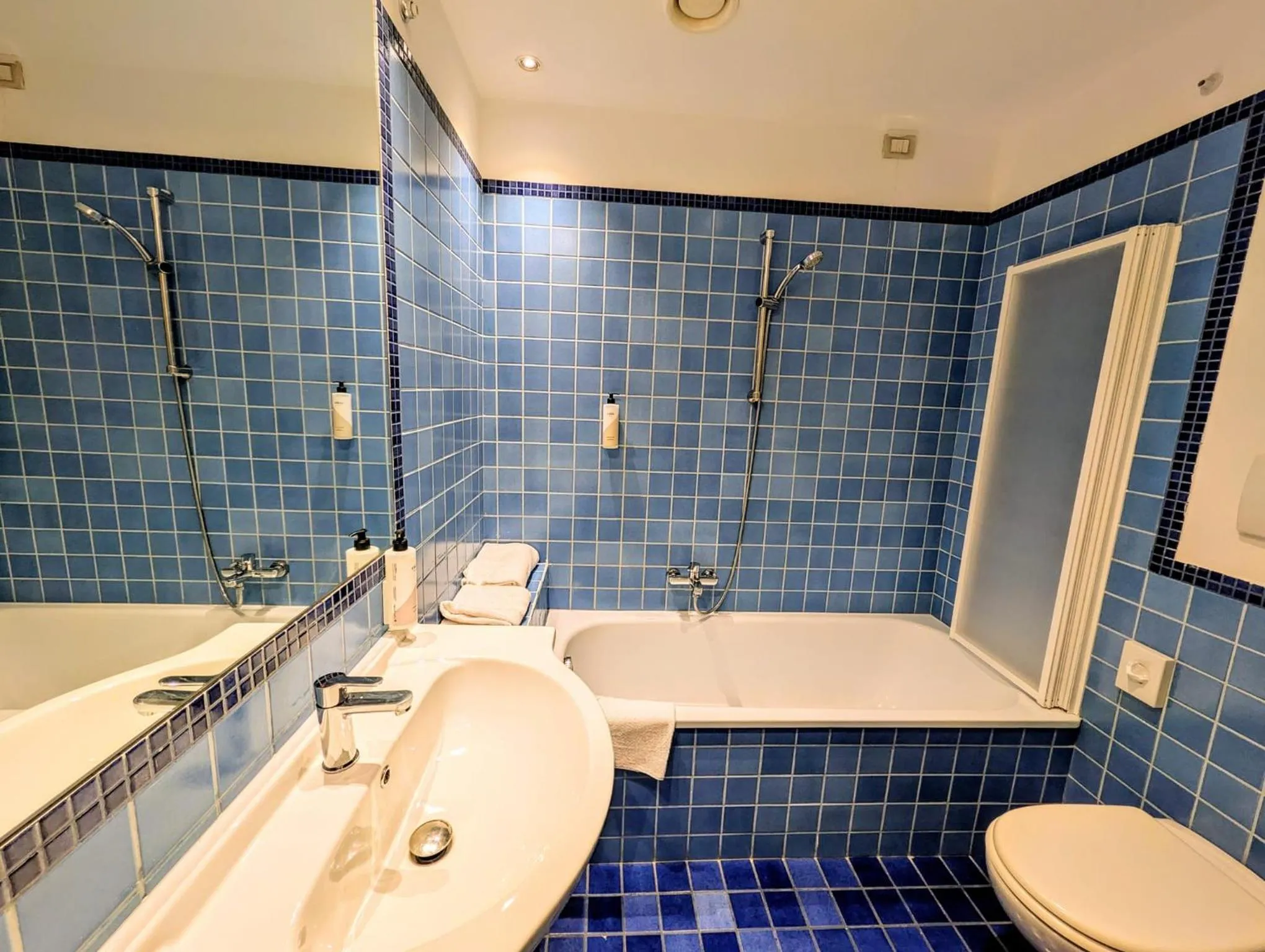 Toilet in Hotel Express Aosta East