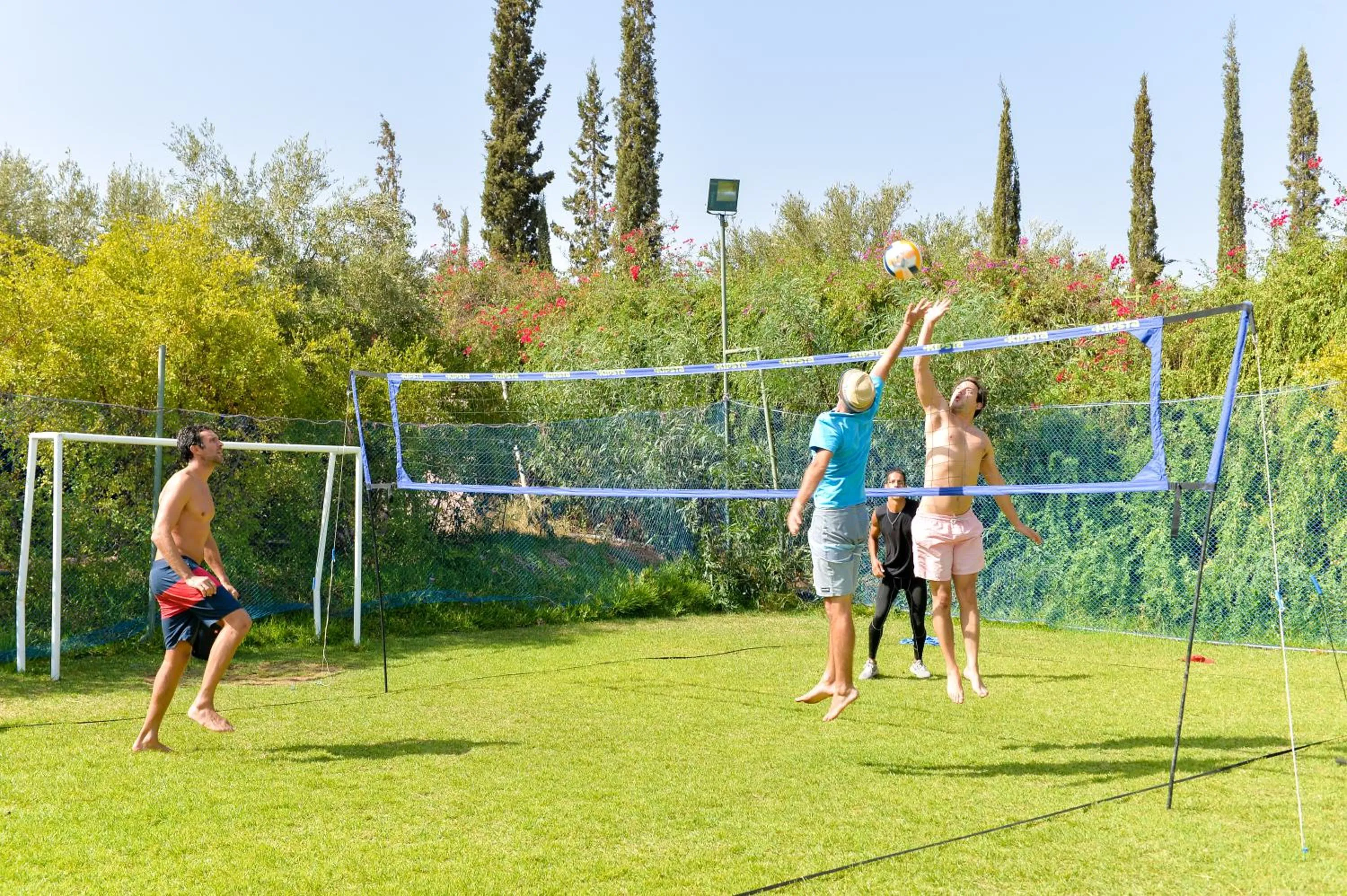 People in Les Jardins De Zyriab
