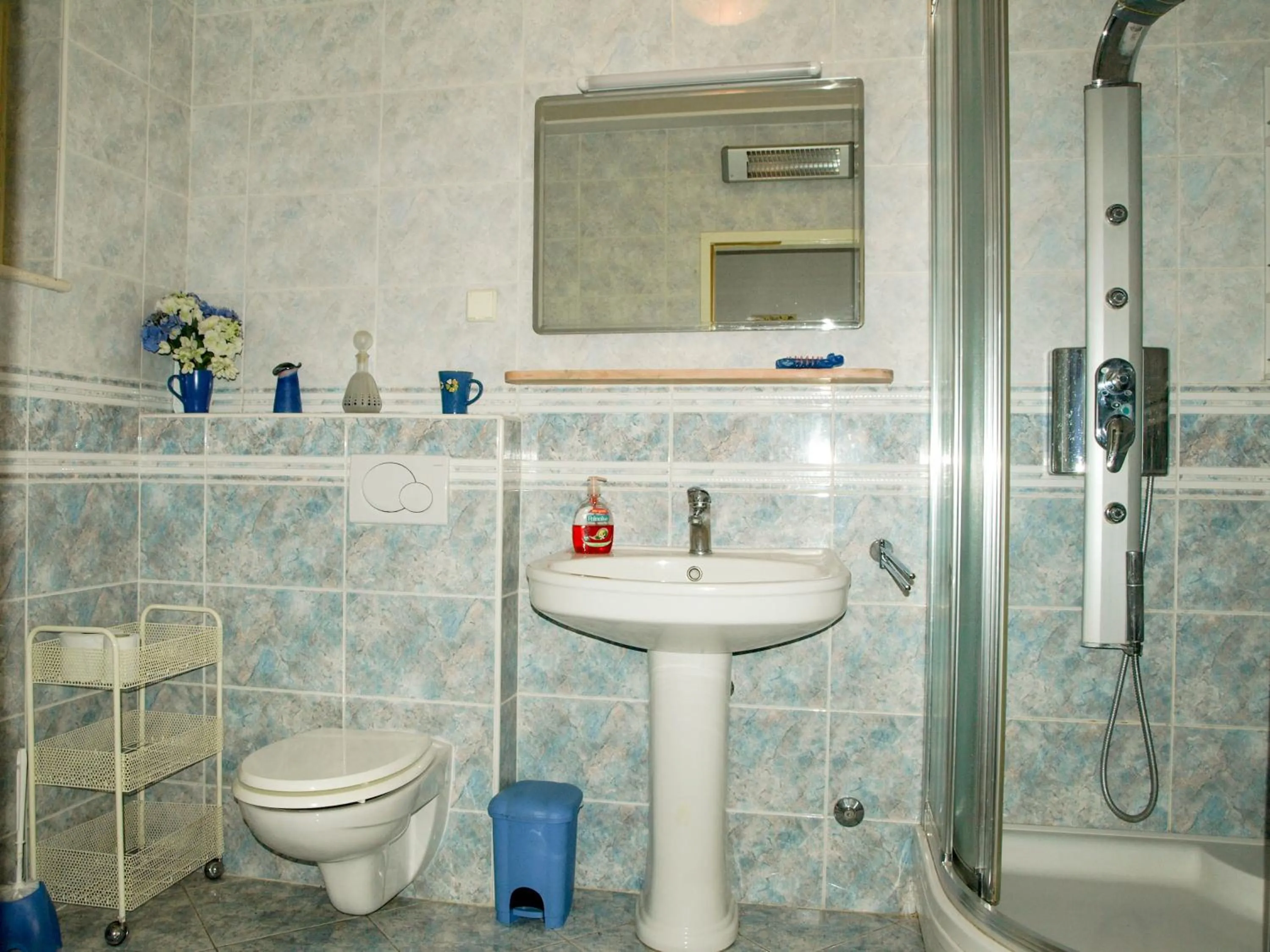 Shower in Rooms Carpe Diem