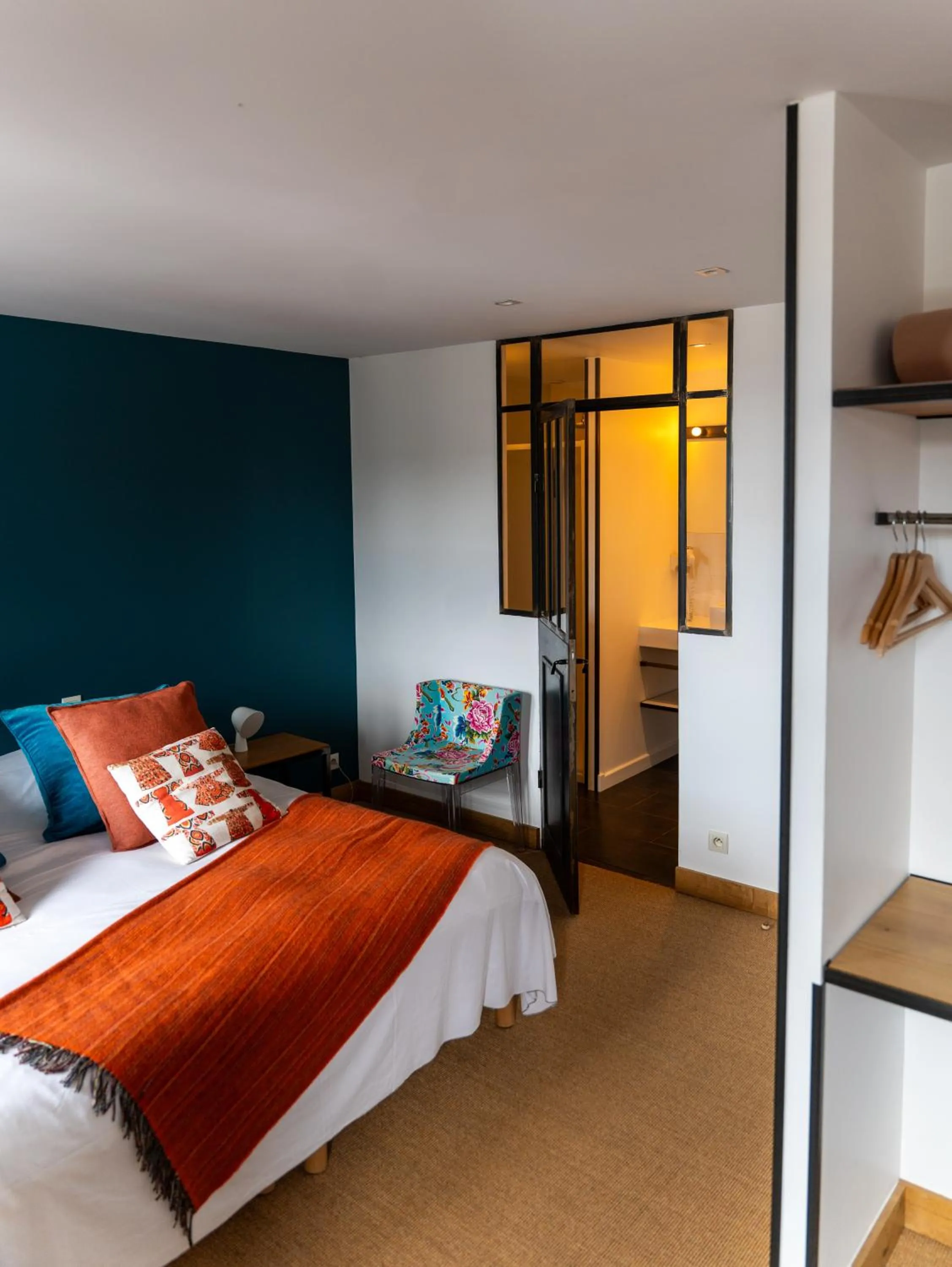 Property building, Bed in Aux 13 Arches-Logis Hôtel Restaurant