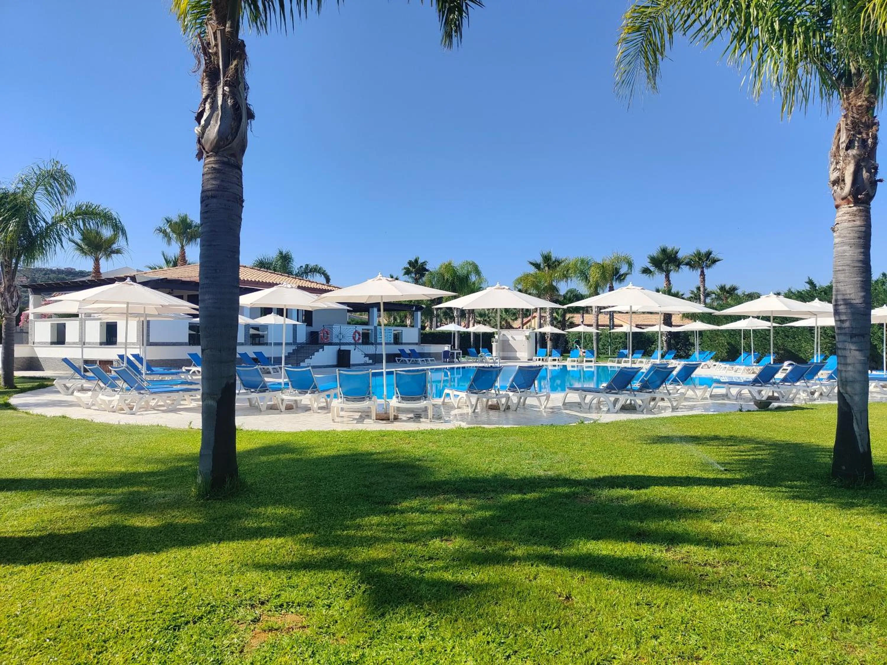 Swimming pool in Residence Hydria