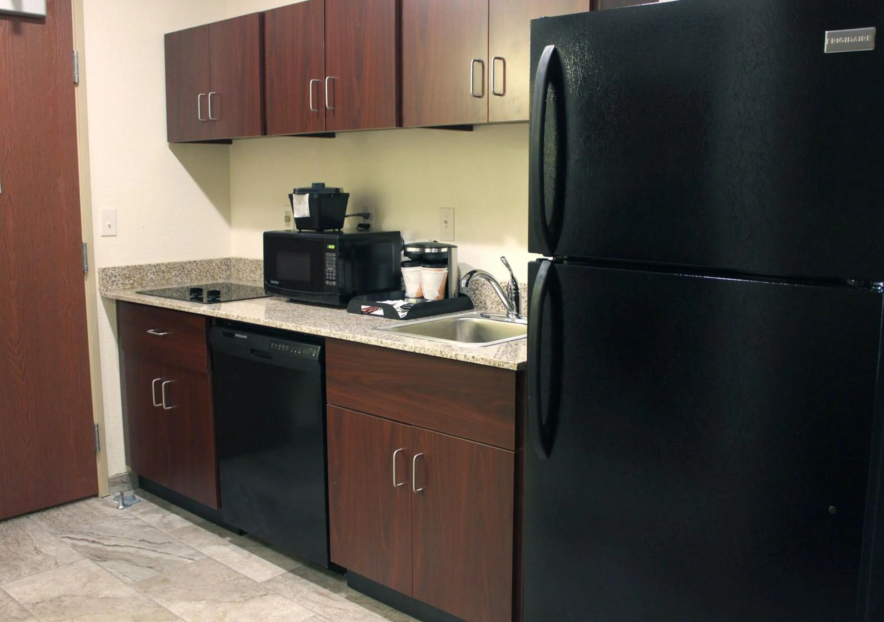 Kitchen or kitchenette in Cobblestone Inn & Suites - Lamoni