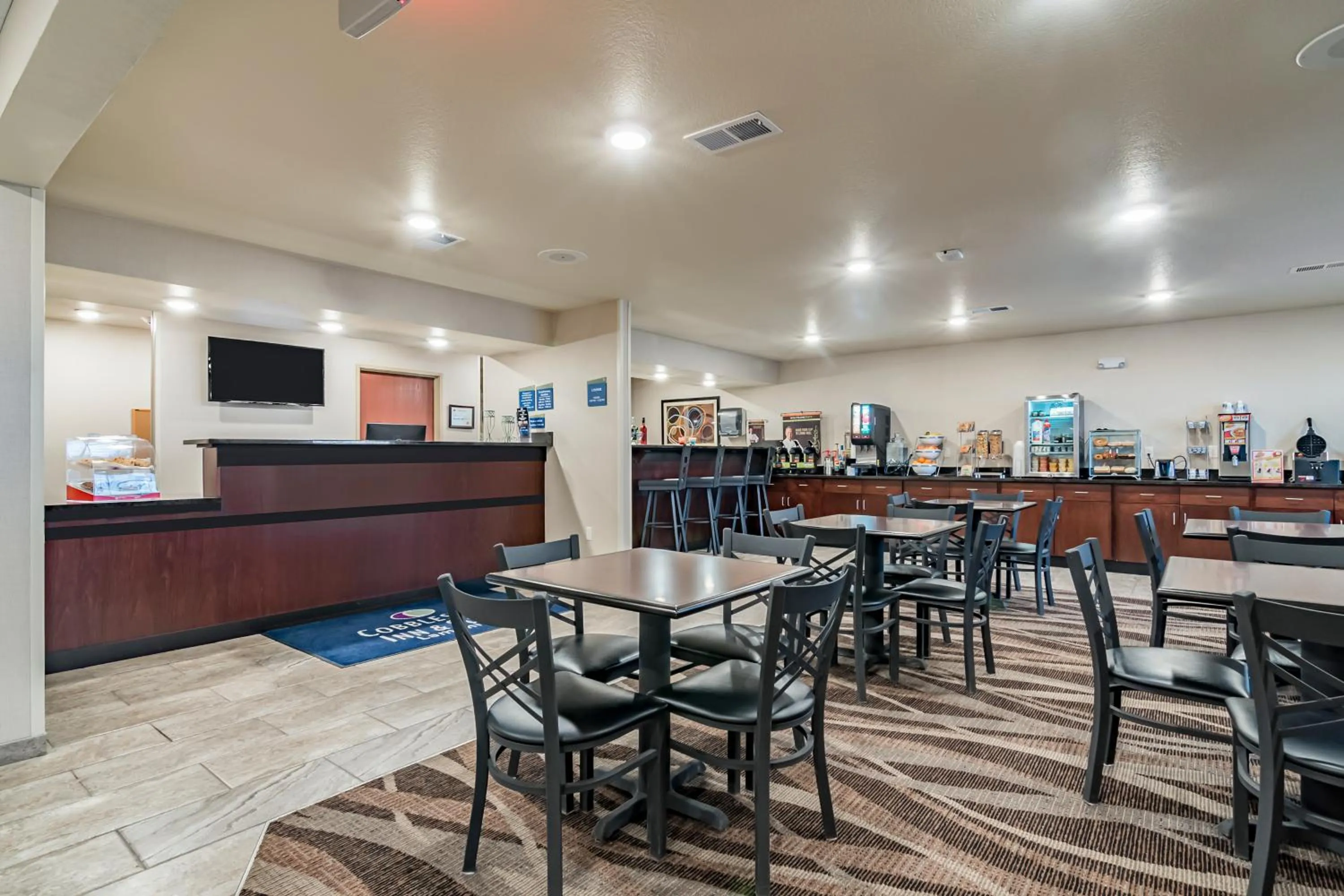 Breakfast in Cobblestone Inn & Suites - Lamoni