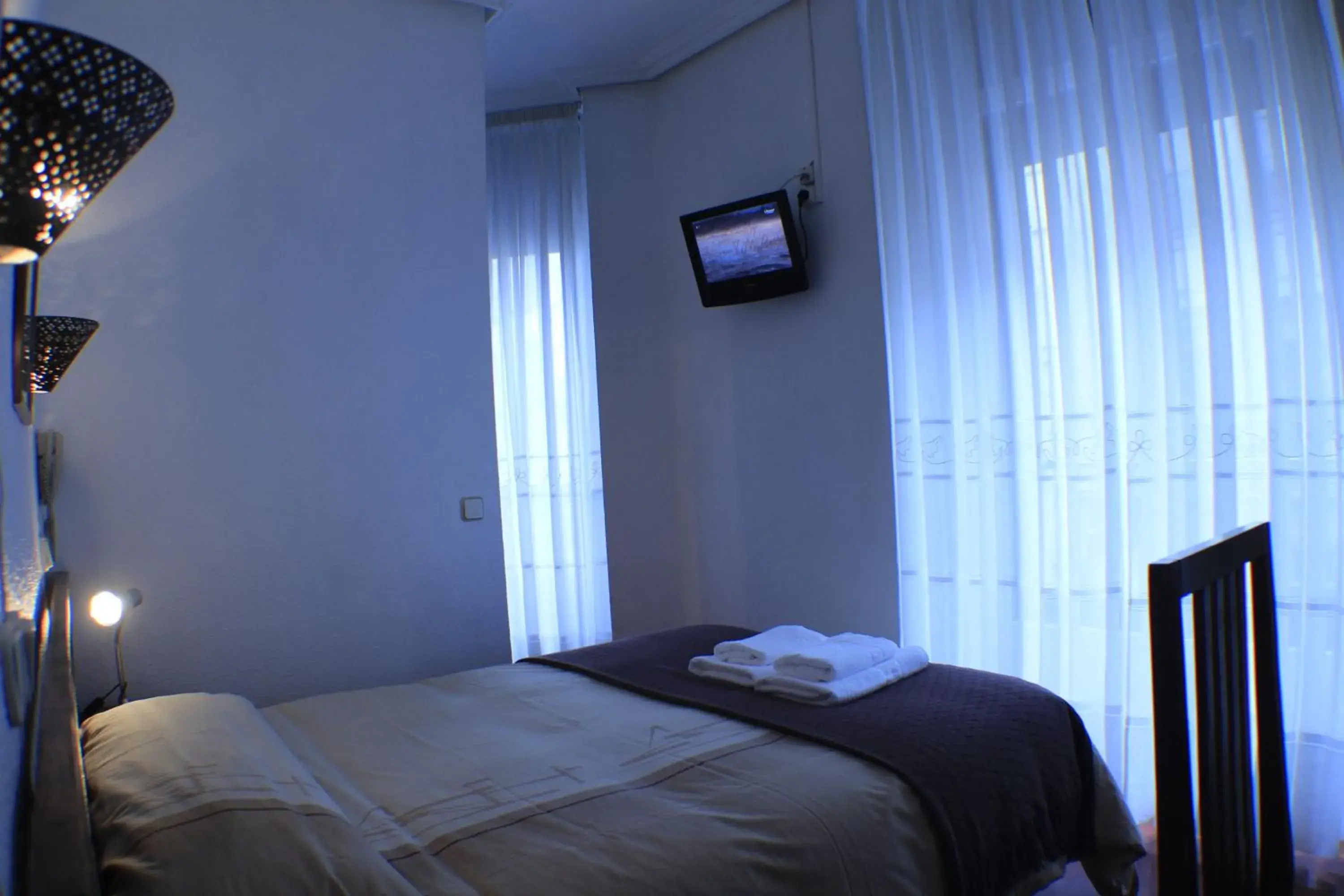 Double or Twin Room in Hostal Esmeralda Double or Twin Room in Hostal Esmeralda