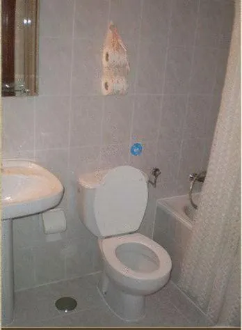 Bathroom in Hostal Esmeralda