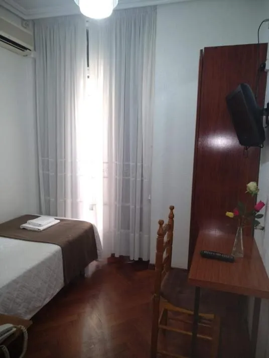 Bedroom, Bed in Hostal Esmeralda