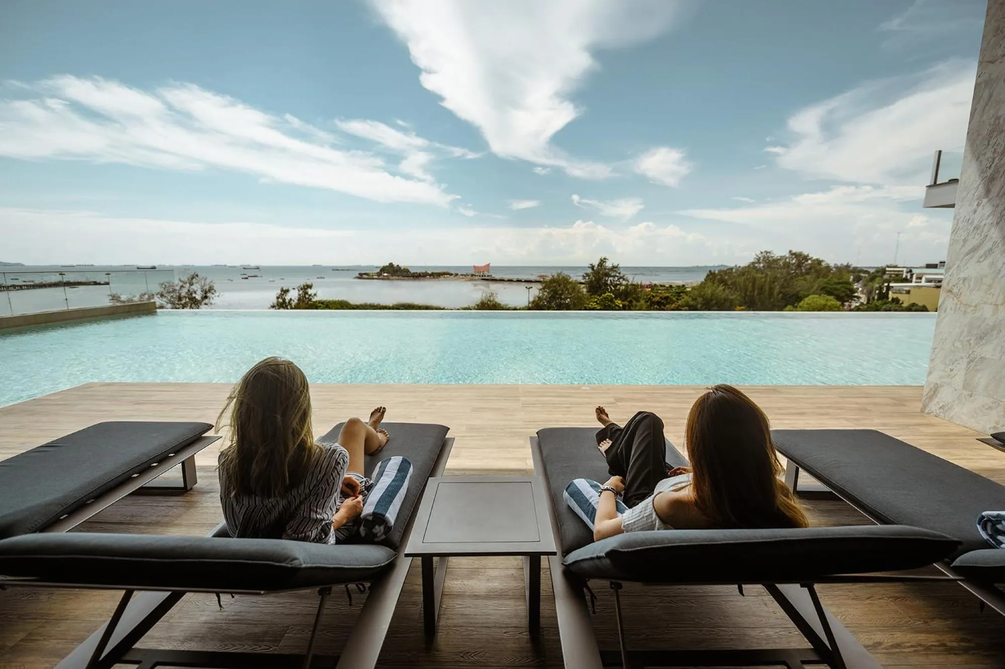 Swimming pool in Oakwood Hotel & Residence Sri Racha