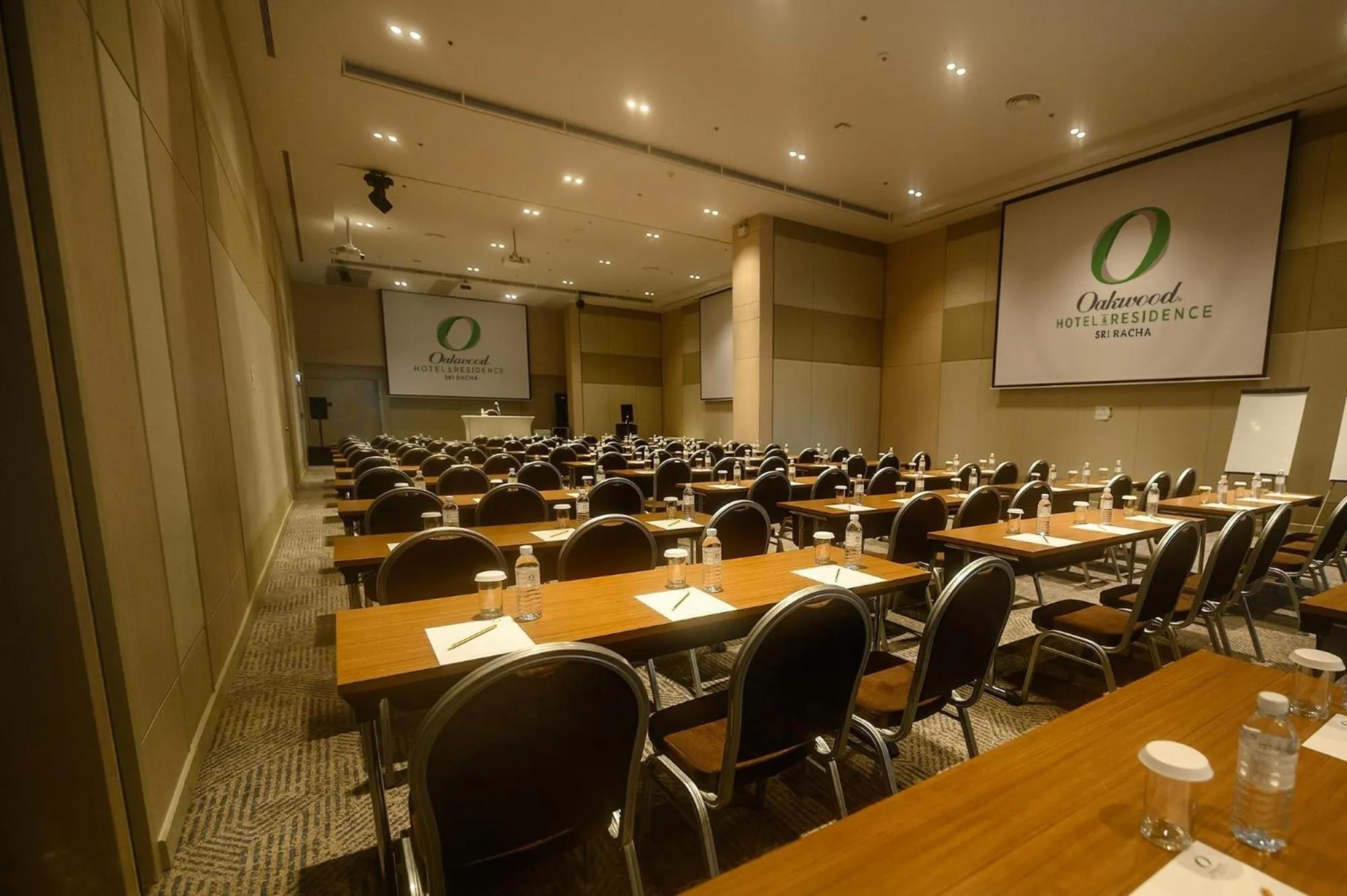Business facilities in Oakwood Hotel & Residence Sri Racha