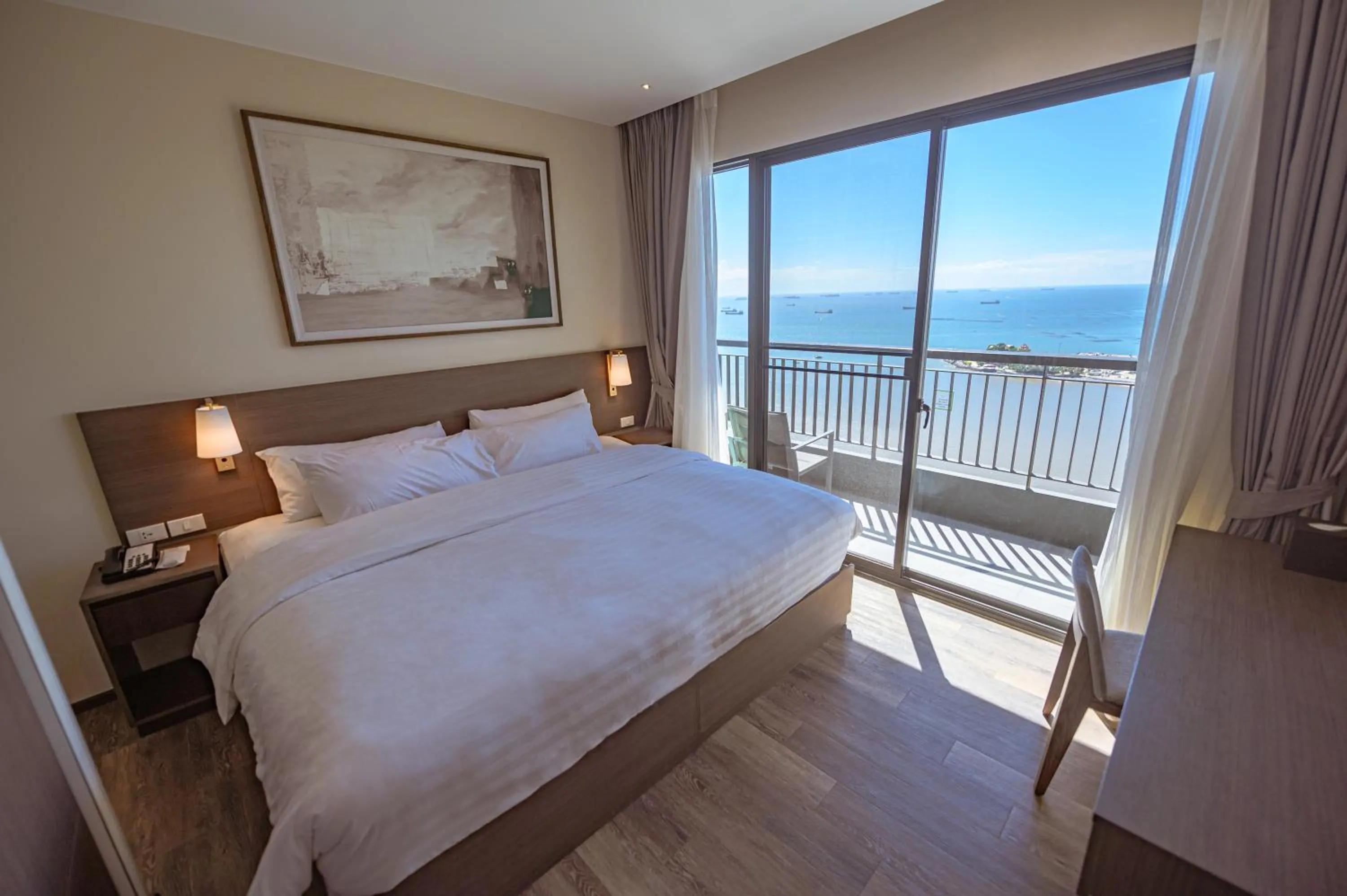 Bedroom, Bed in Oakwood Hotel & Residence Sri Racha