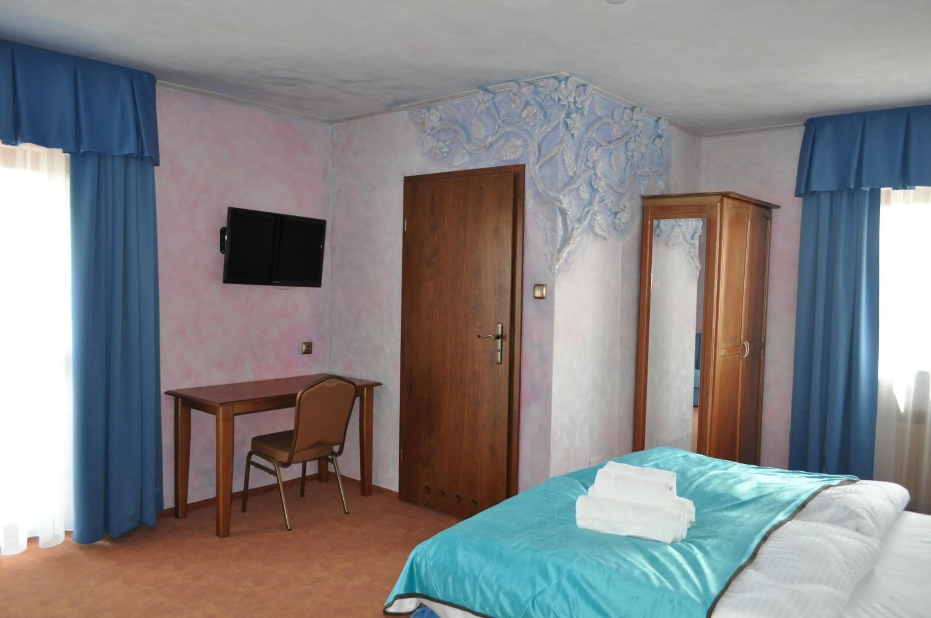 Photo of the whole room, Bed in Hotel Księcia Józefa
