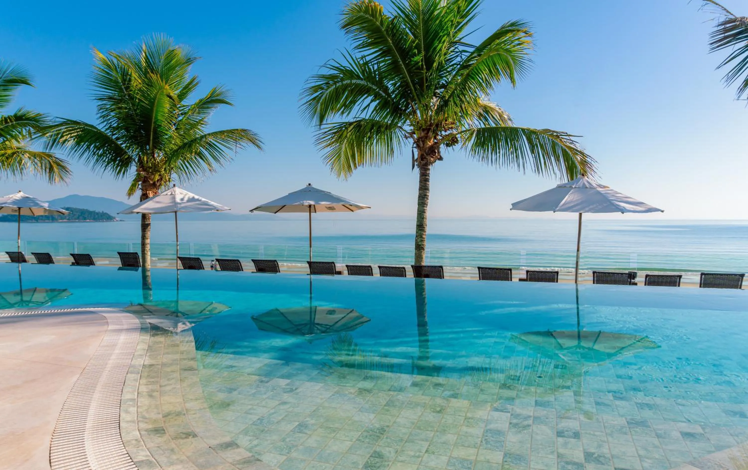 Swimming pool in Palace Praia Hotel