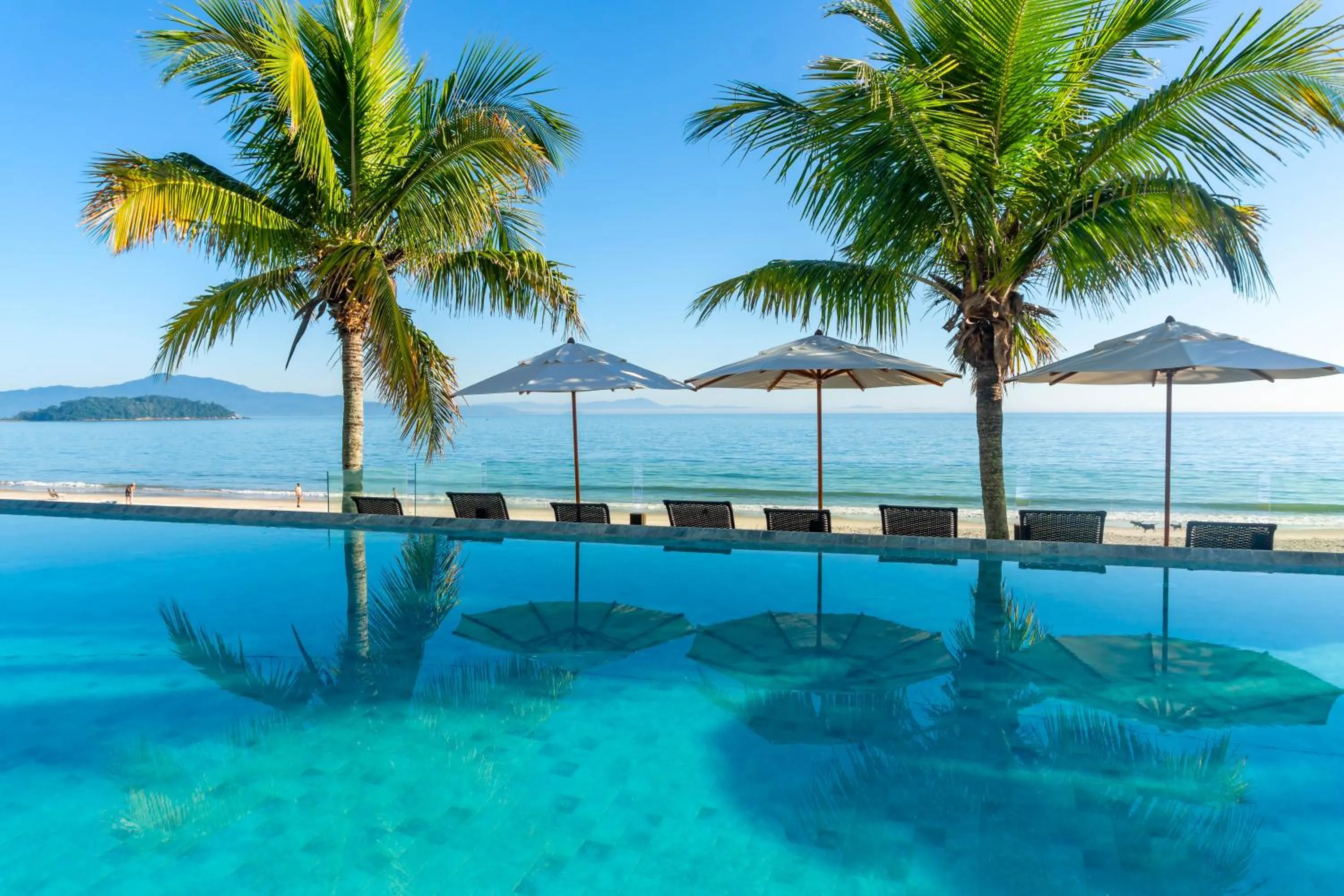 Swimming pool in Palace Praia Hotel
